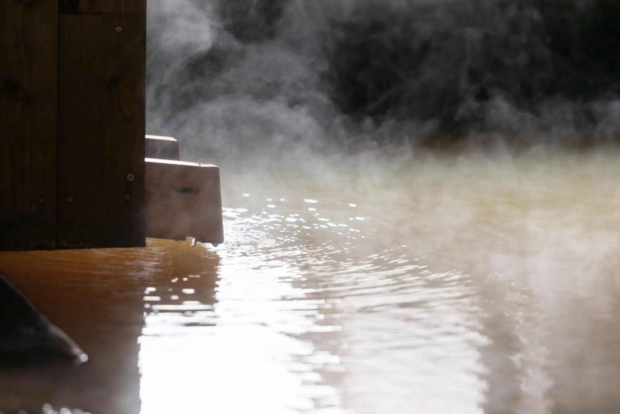 Hot Spring Bath in Ryokan Nanjoen