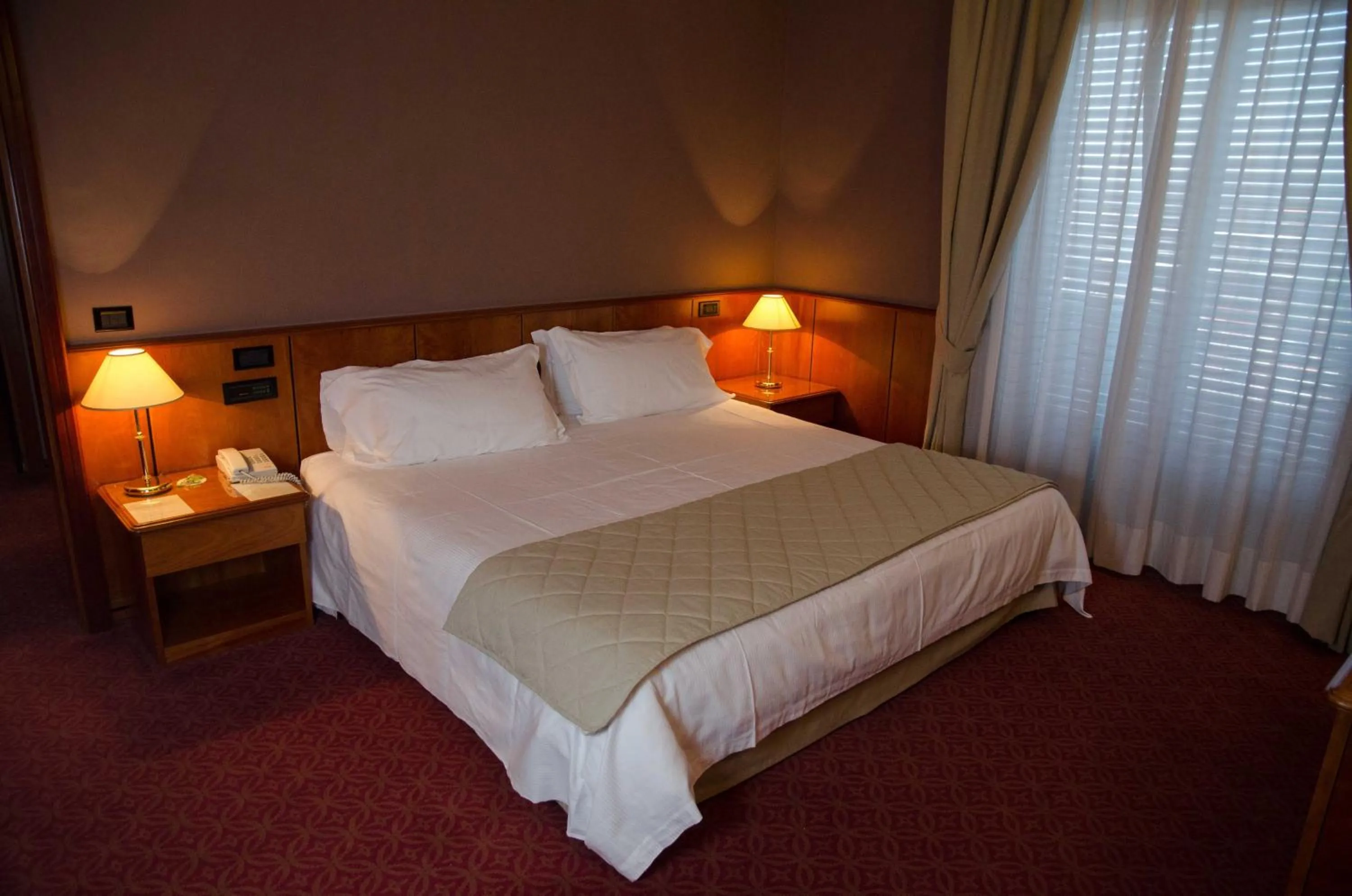 Bed in Air Palace Hotel