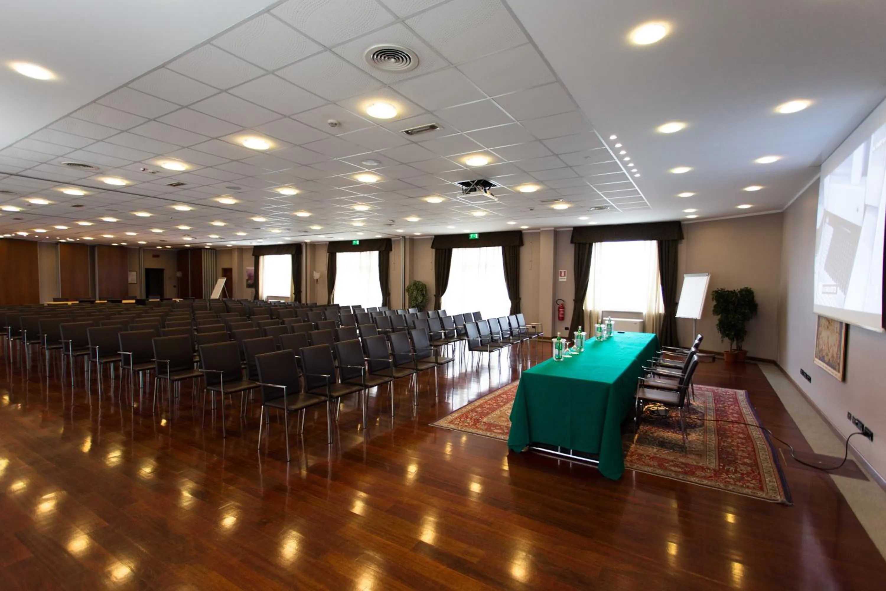 Meeting/conference room in Air Palace Hotel