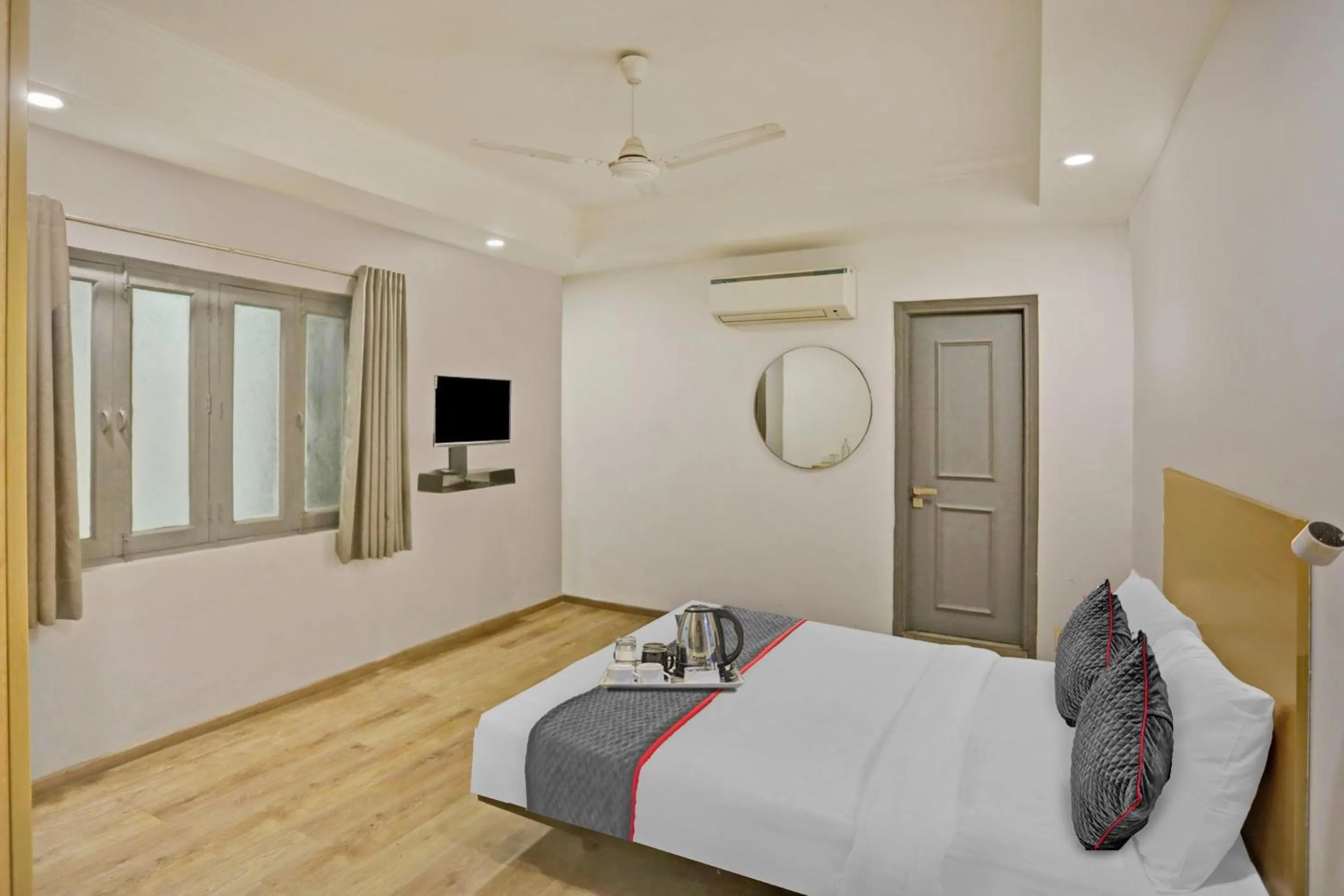 Bedroom in Townhouse Jp Grand Near Mayapuri Chowk
