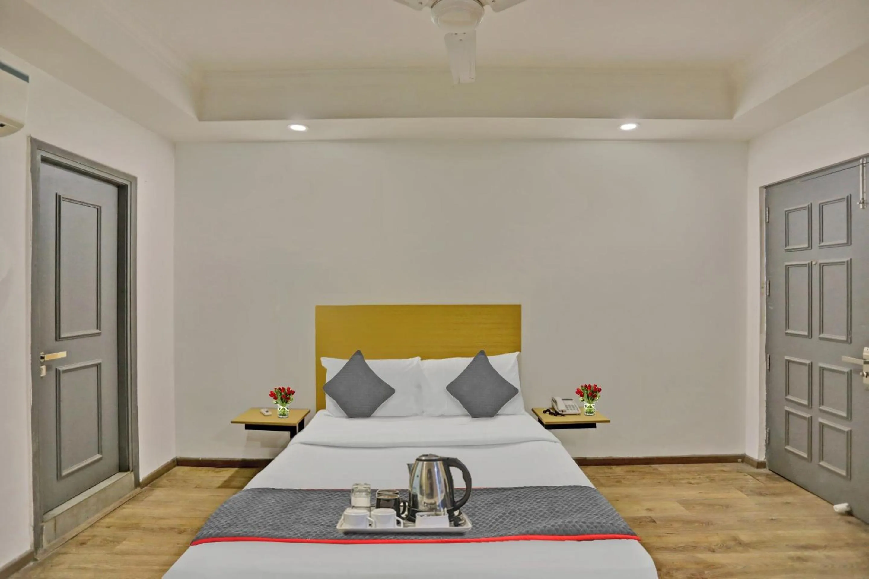 Bedroom in Townhouse Jp Grand Near Mayapuri Chowk