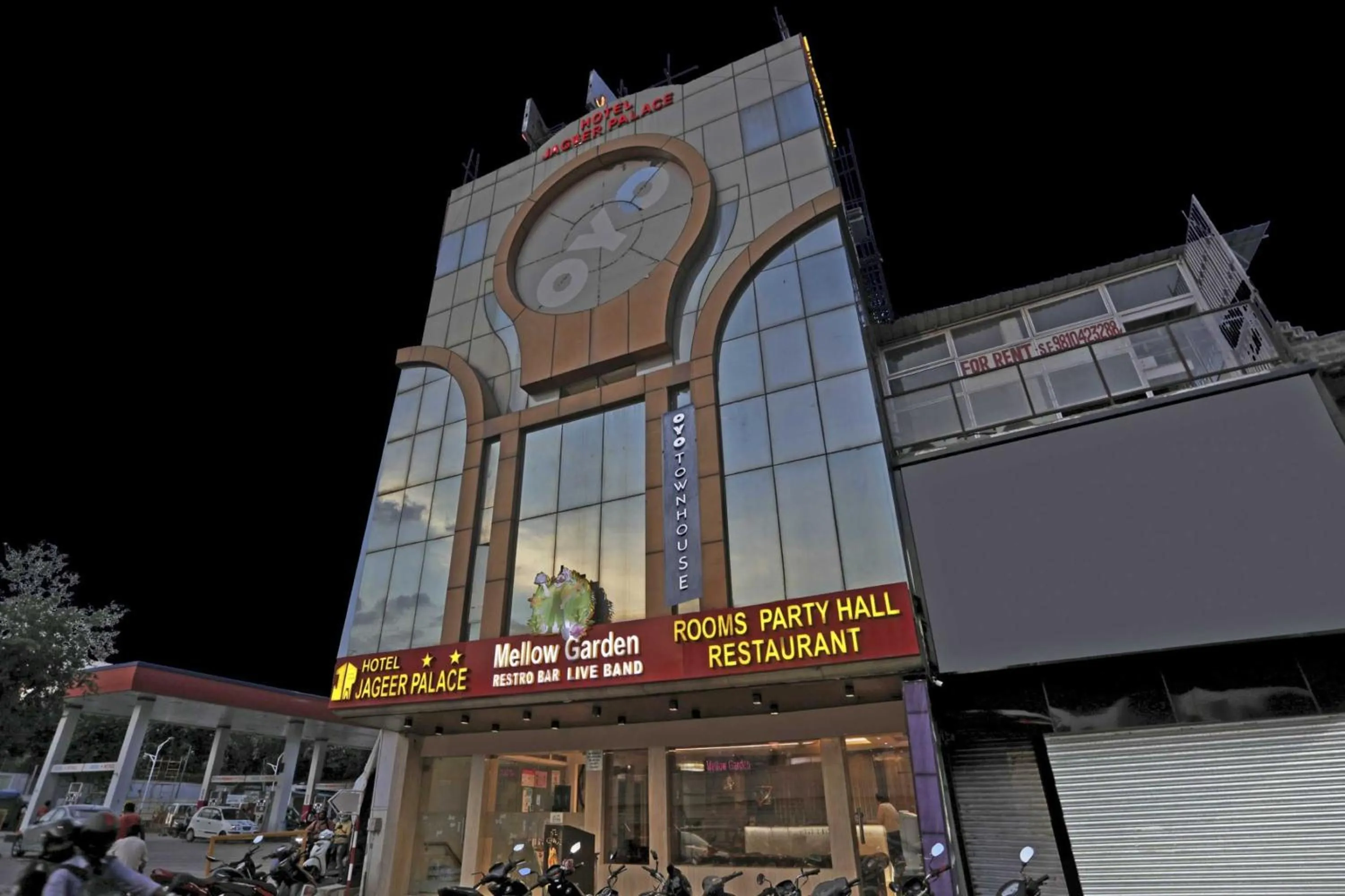 Facade/entrance in Townhouse Jp Grand Near Mayapuri Chowk