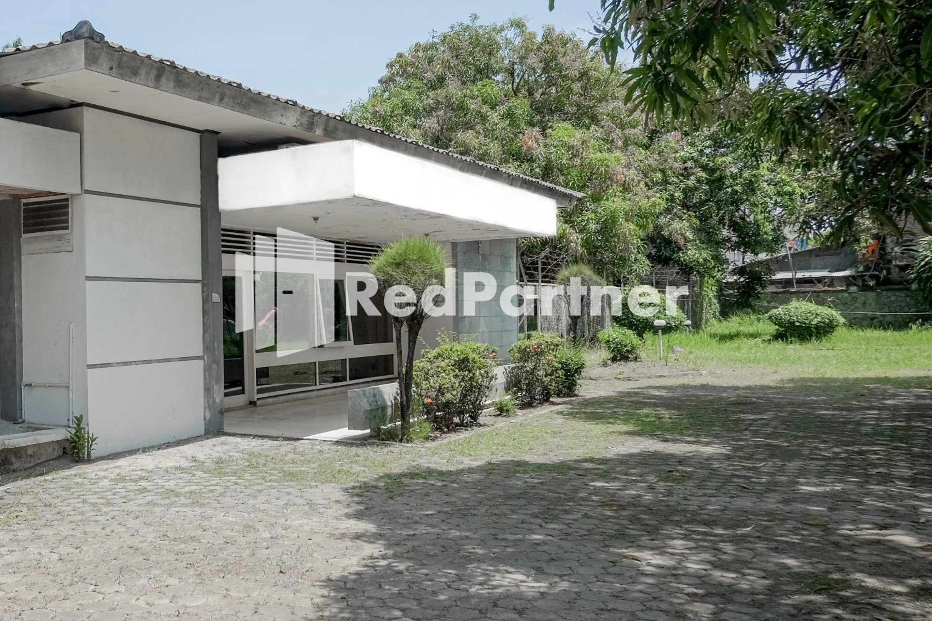 Property building in Rajawali Guest House Mitra RedDoorz