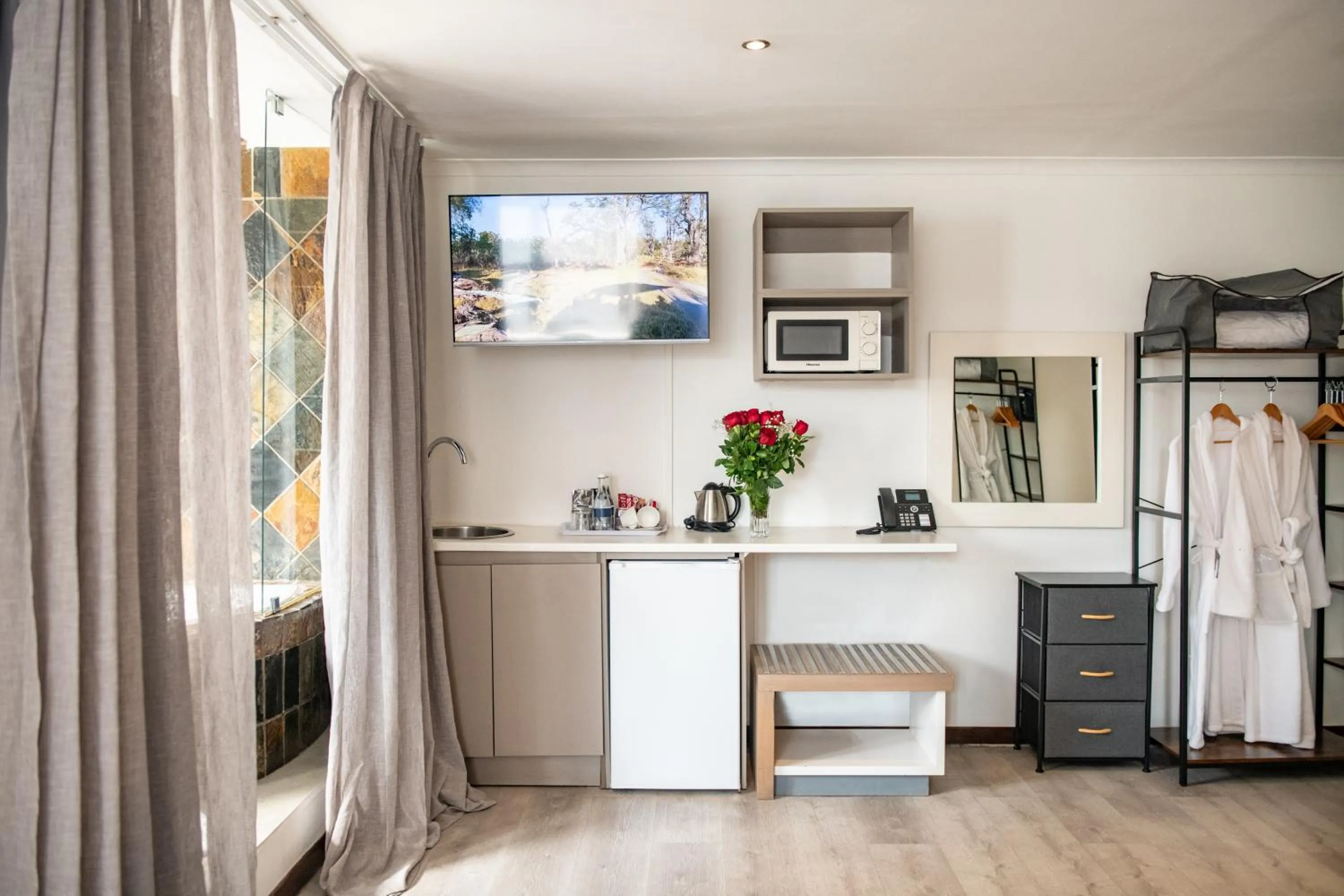 Kitchen or kitchenette in Cape Diamond Boutique Hotel