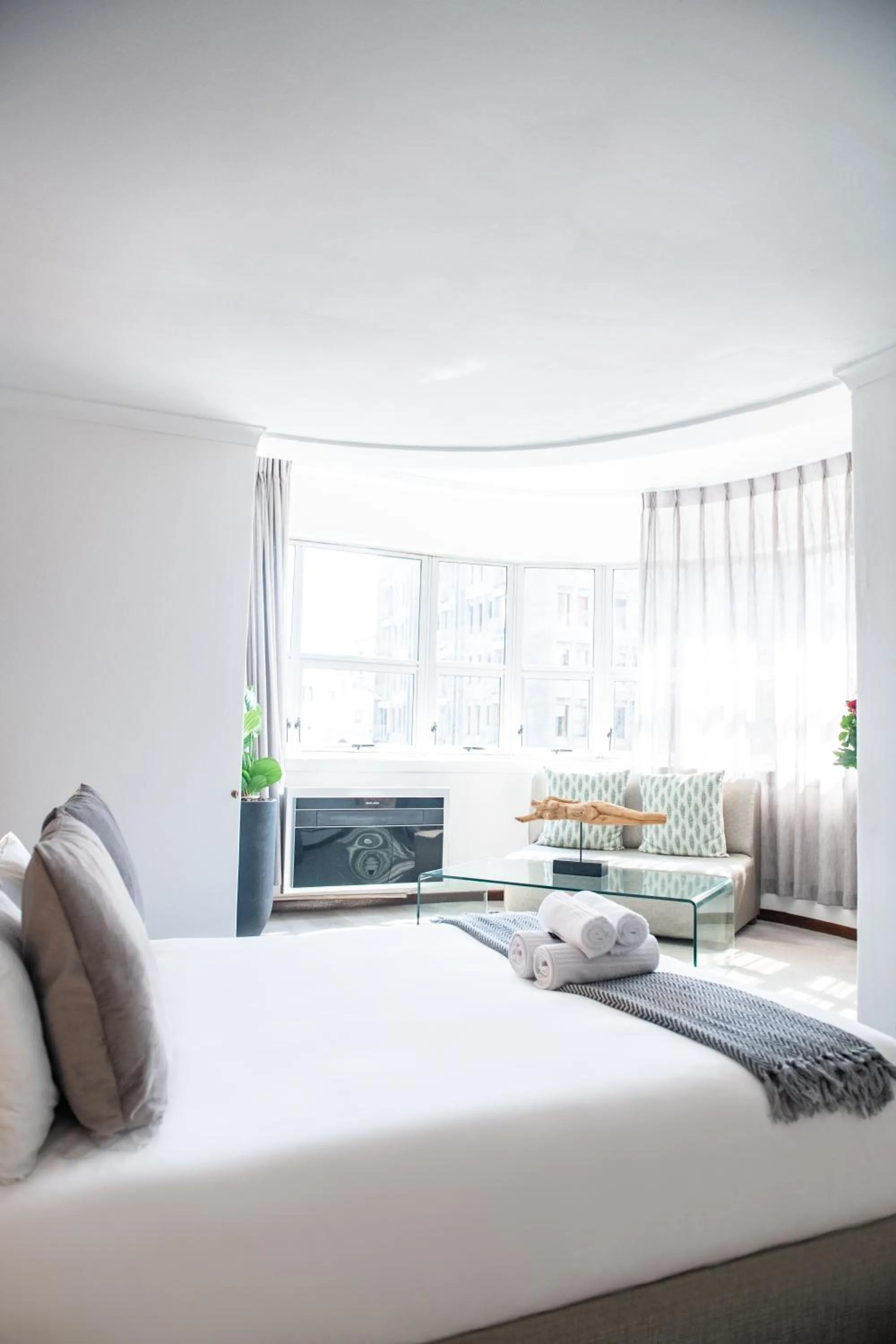 Photo of the whole room, Bed in Cape Diamond Boutique Hotel