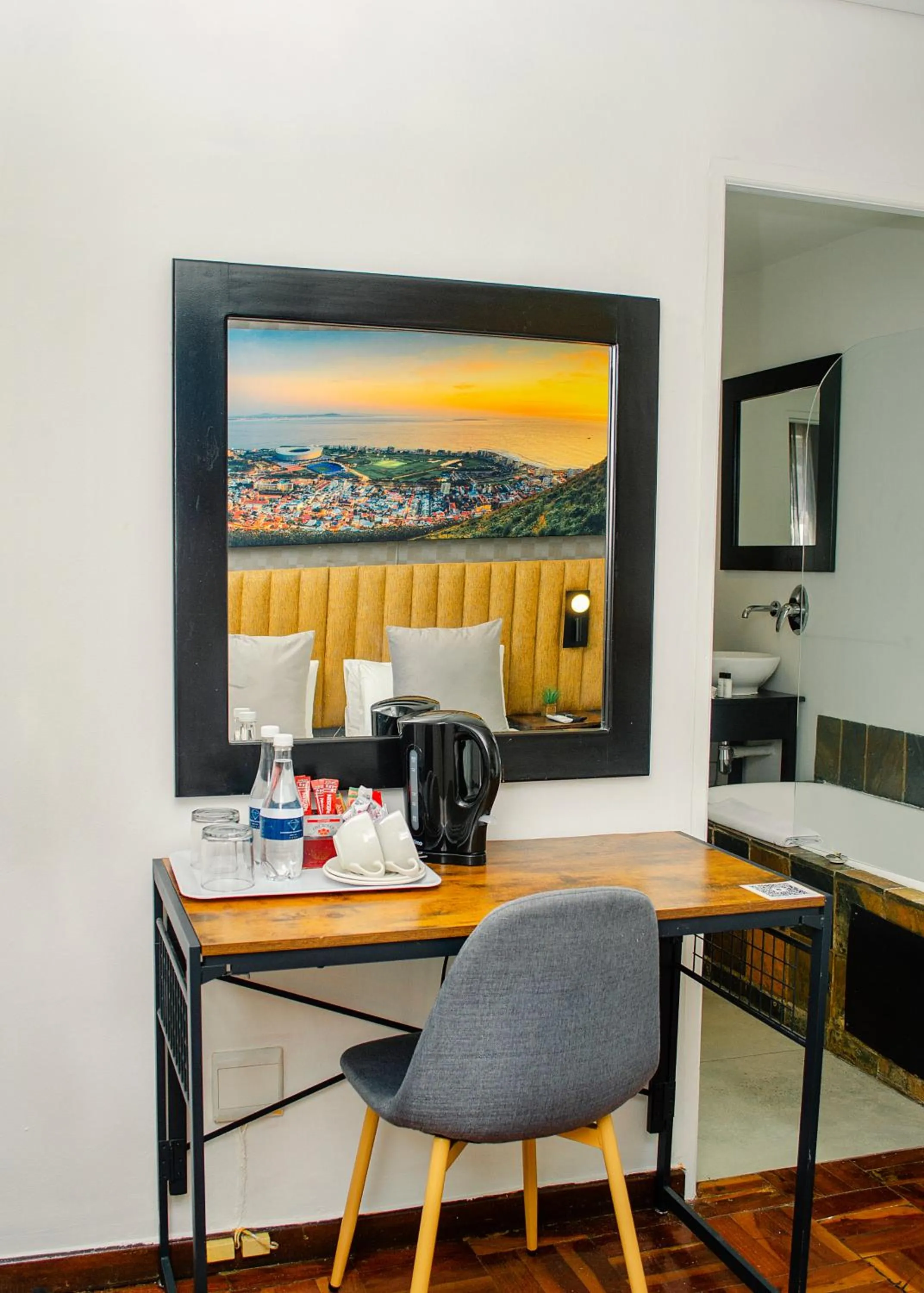 Coffee/tea facilities in Cape Diamond Boutique Hotel