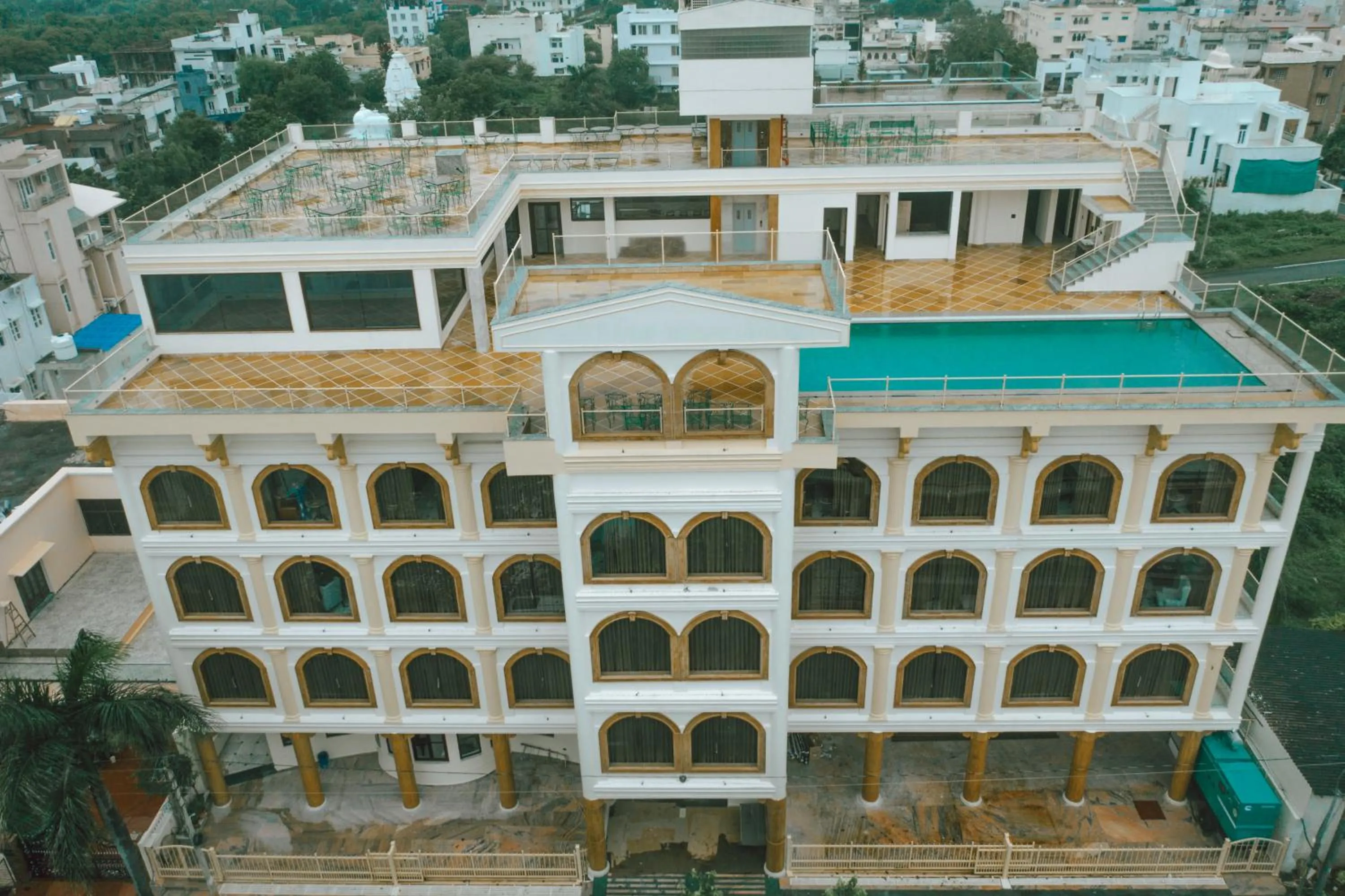 Swimming pool in Shahpura Barliyas House