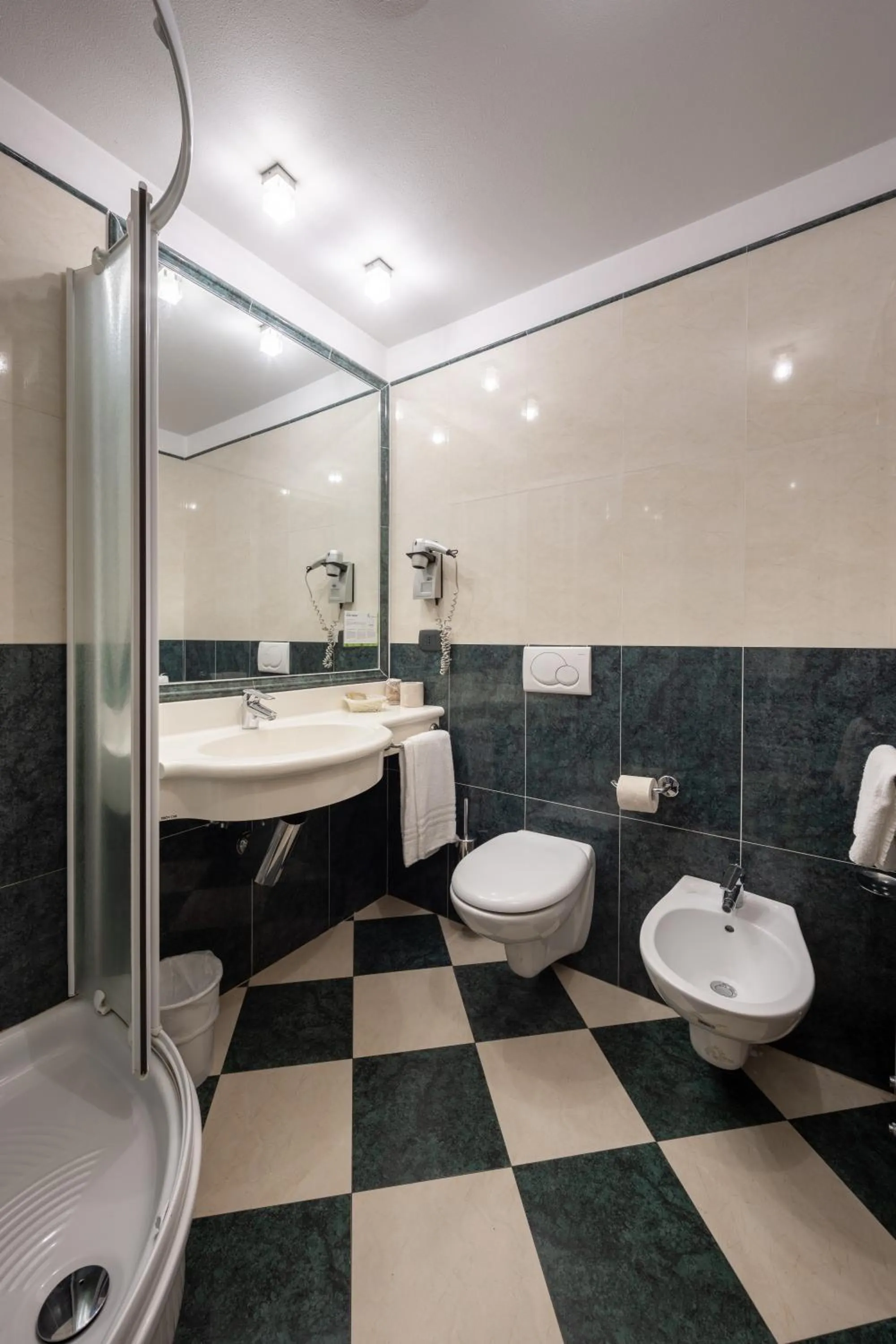 Bathroom in Hotel Lucrezia Borgia