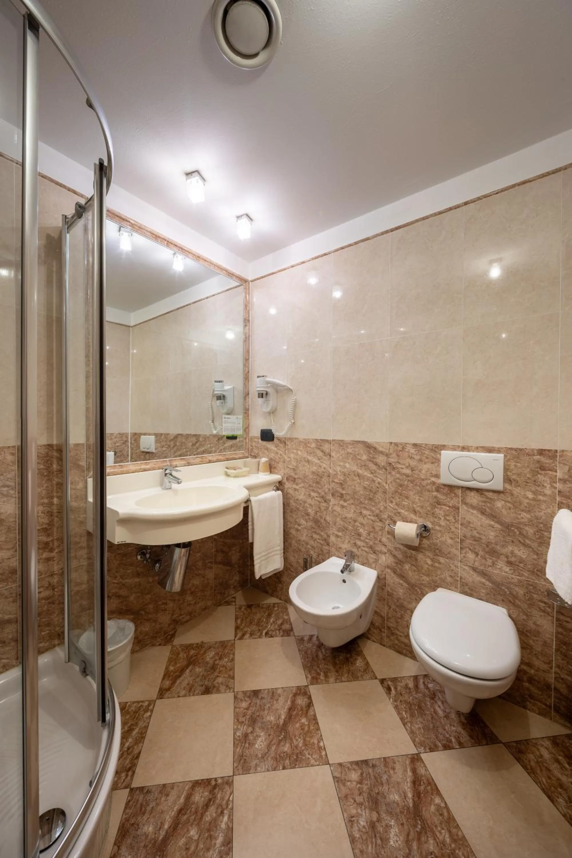 Bathroom in Hotel Lucrezia Borgia