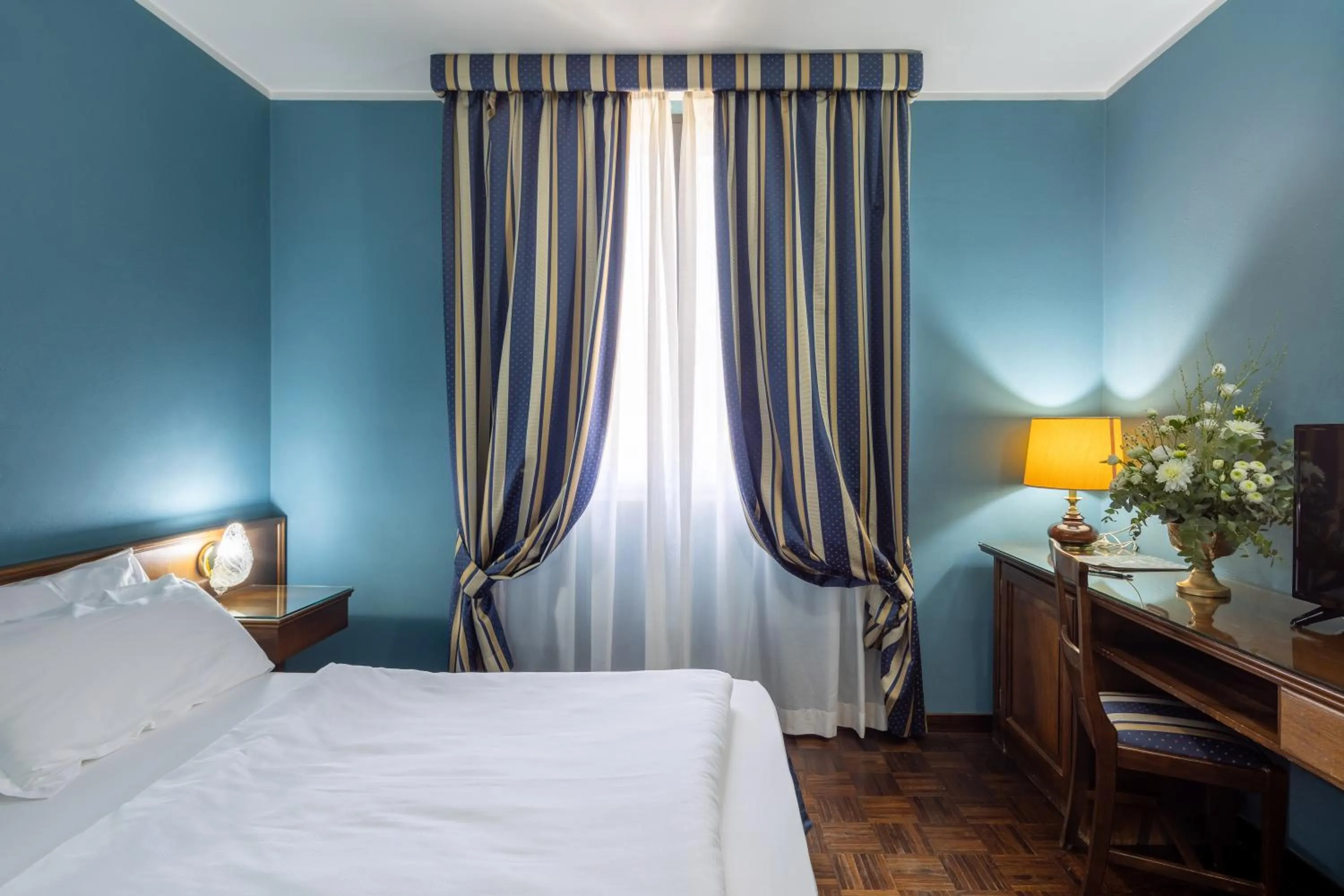 Bedroom, Bed in Hotel Lucrezia Borgia