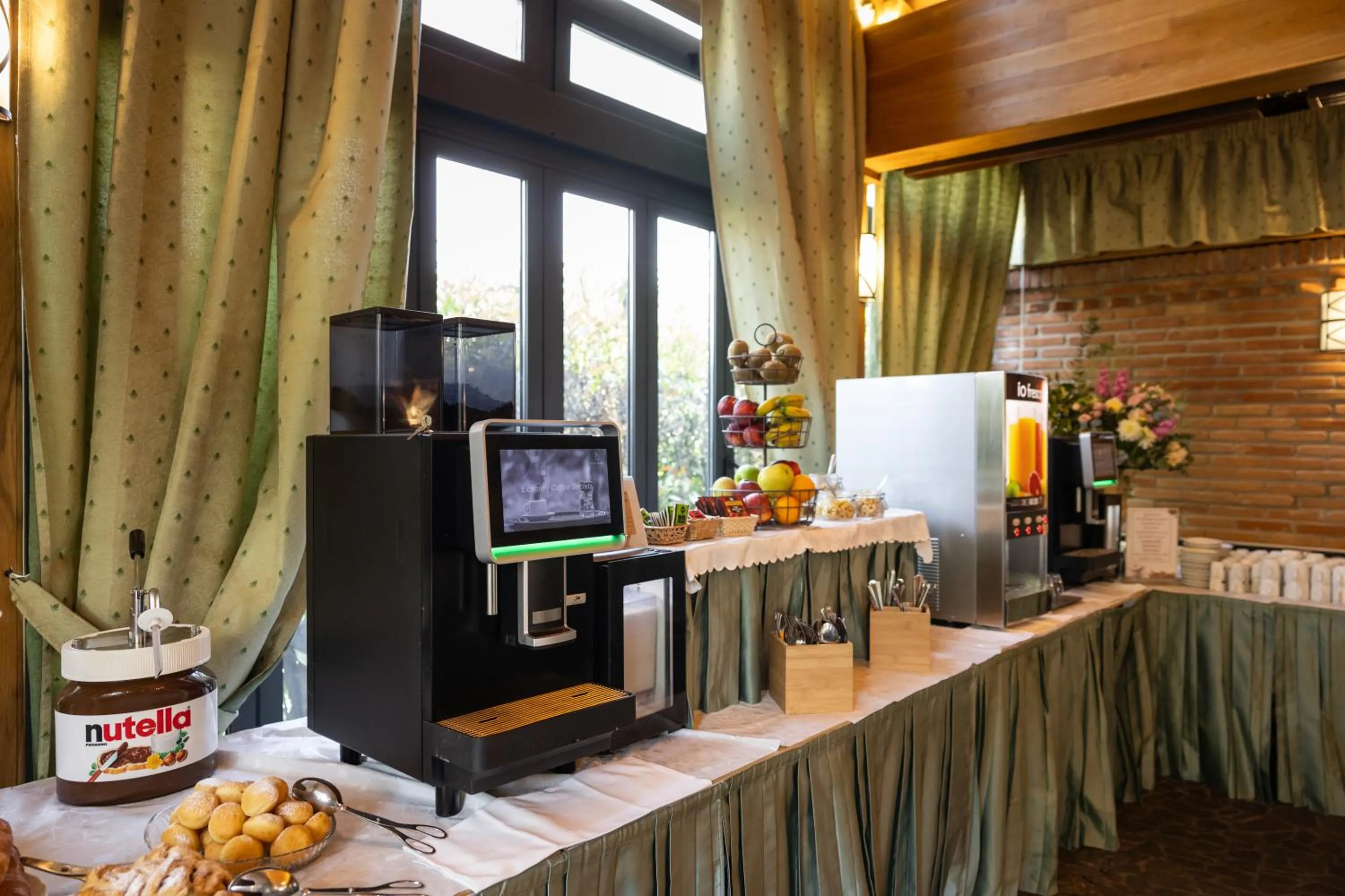 Coffee/tea facilities in Hotel Lucrezia Borgia