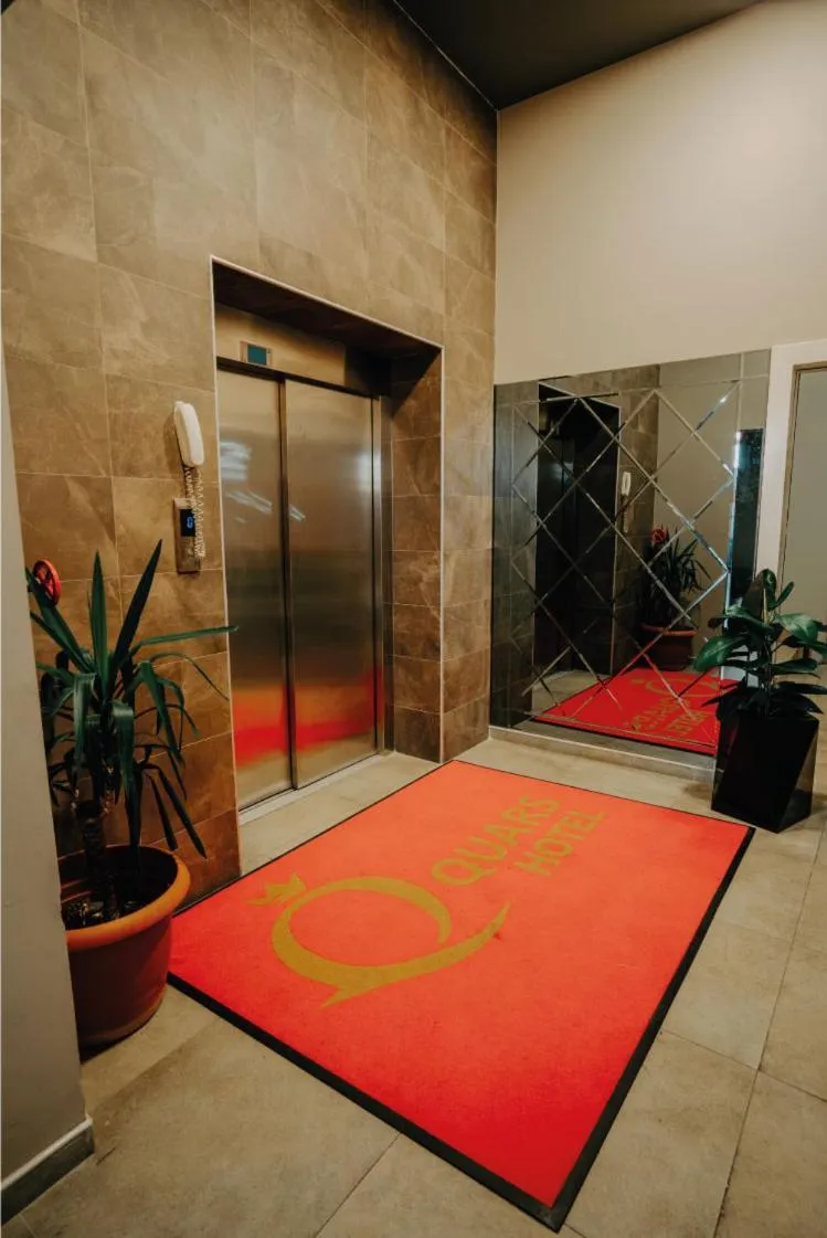 elevator in Grand Quars Hotel