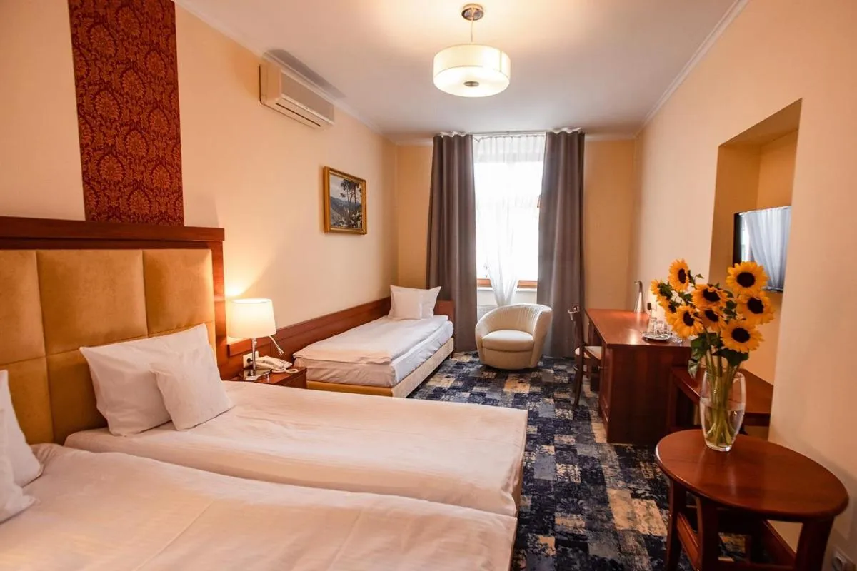 Bed in Hotel Hubertus Rzeszów