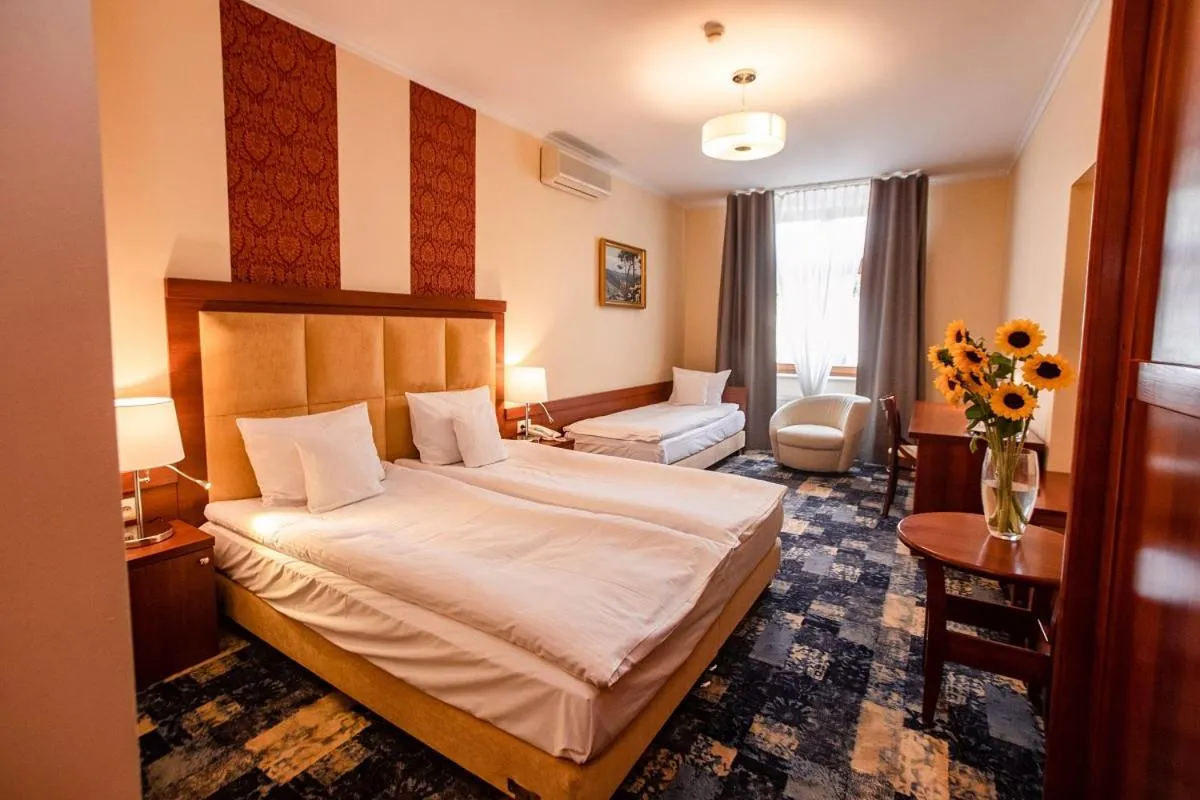 Bed in Hotel Hubertus Rzeszów