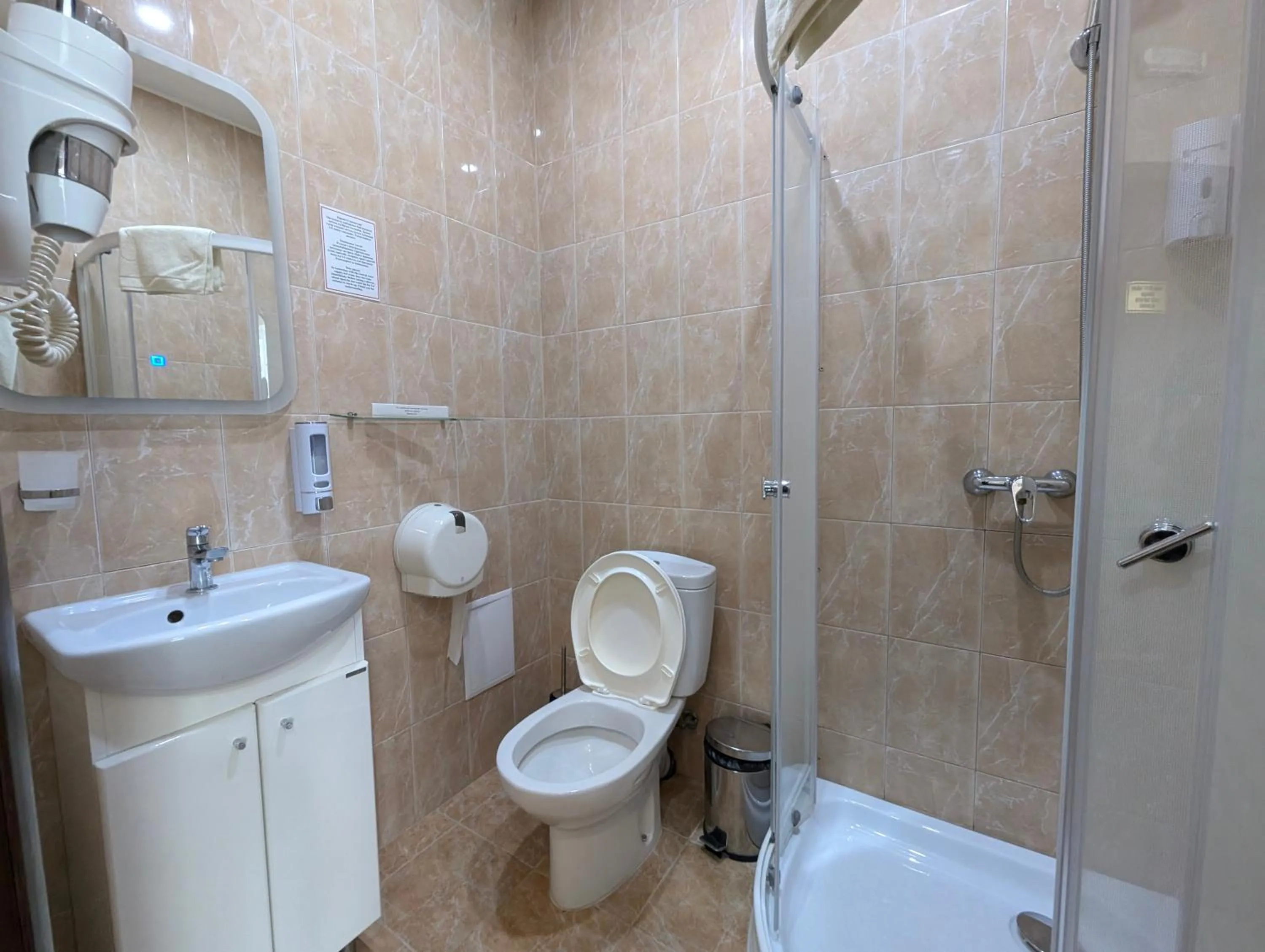 Bathroom in Victoria Hotel