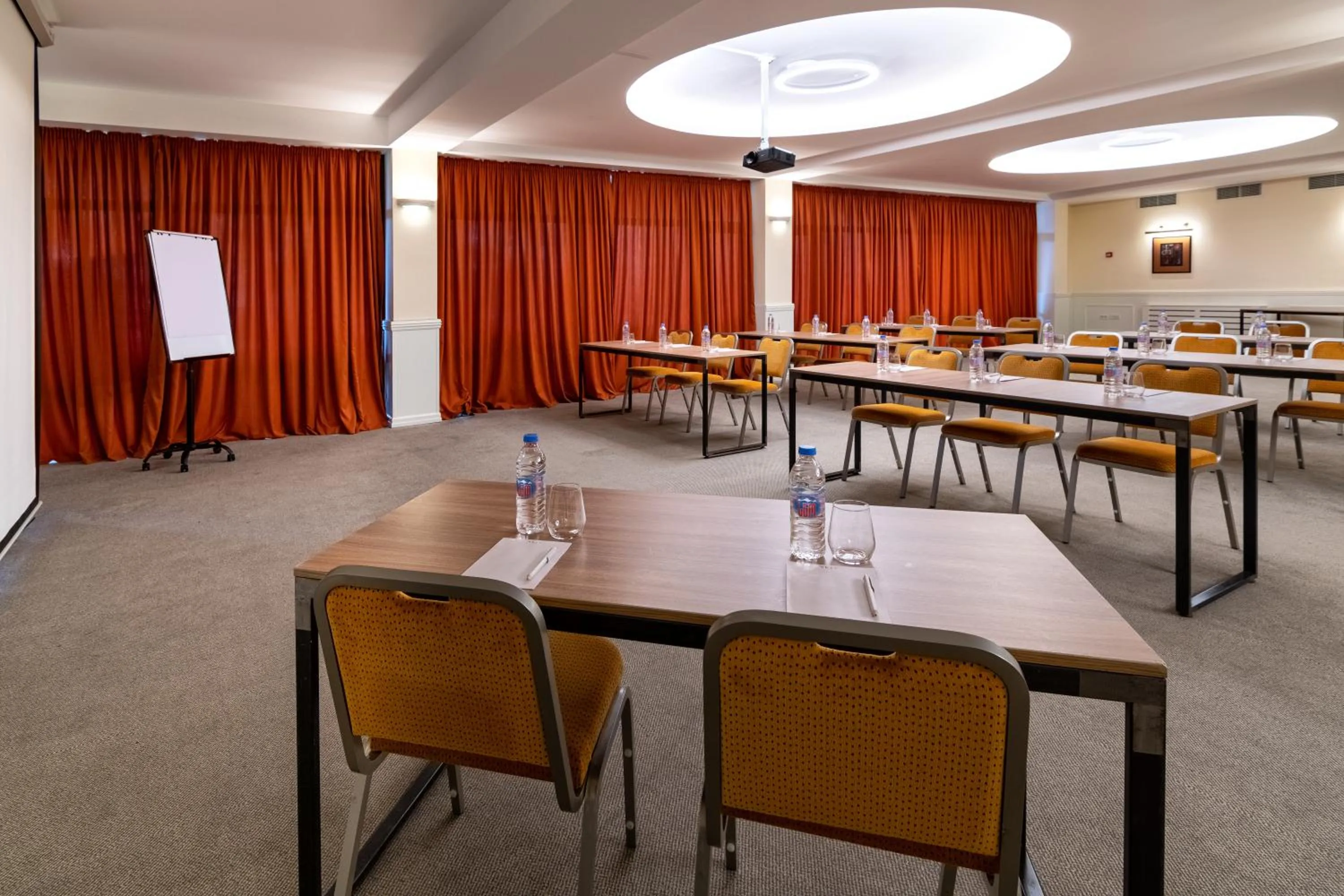 Meeting/conference room in GINGER Hotel