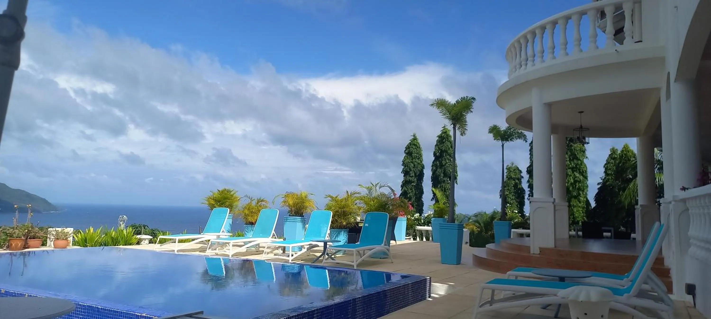 Swimming pool in Petit Amour Villa, Seychelles