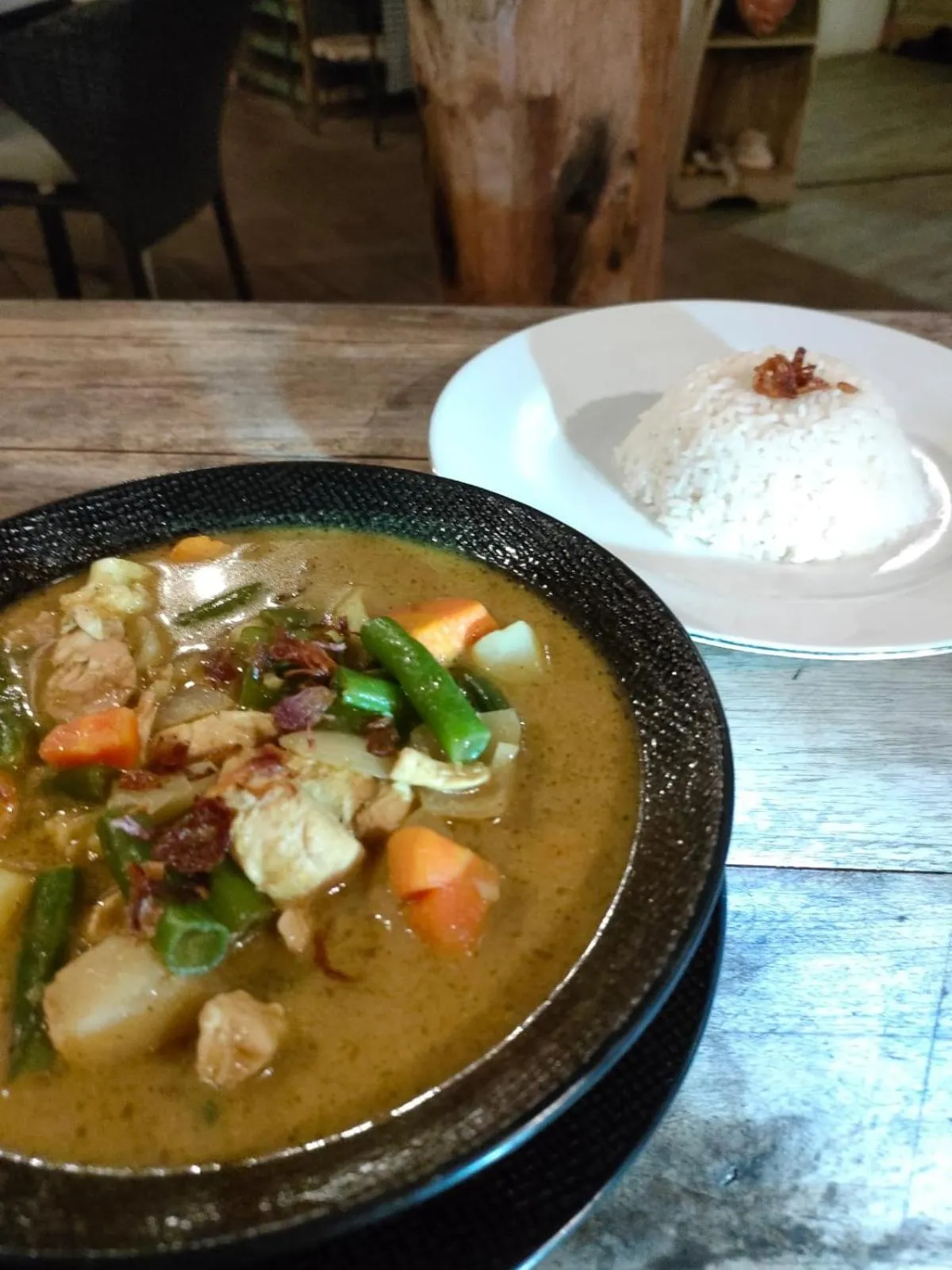 Restaurant/places to eat in Namaste Bungalows Resort