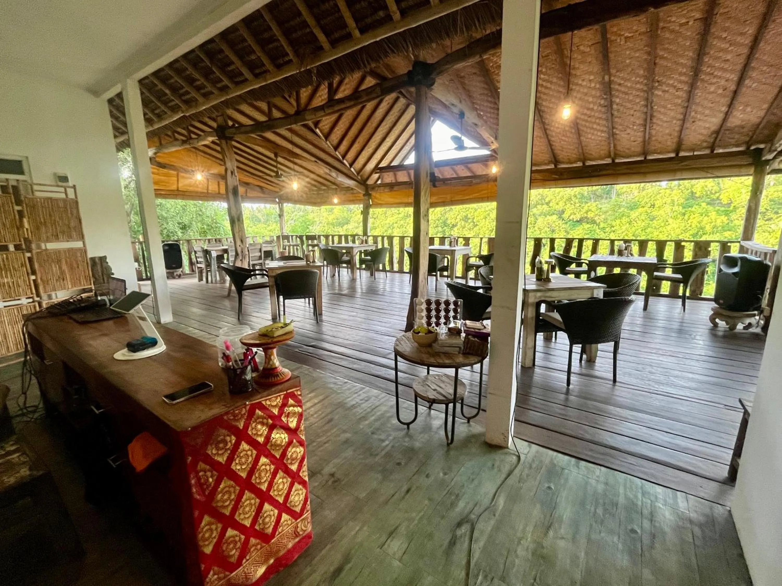 Restaurant/places to eat in Namaste Bungalows Resort