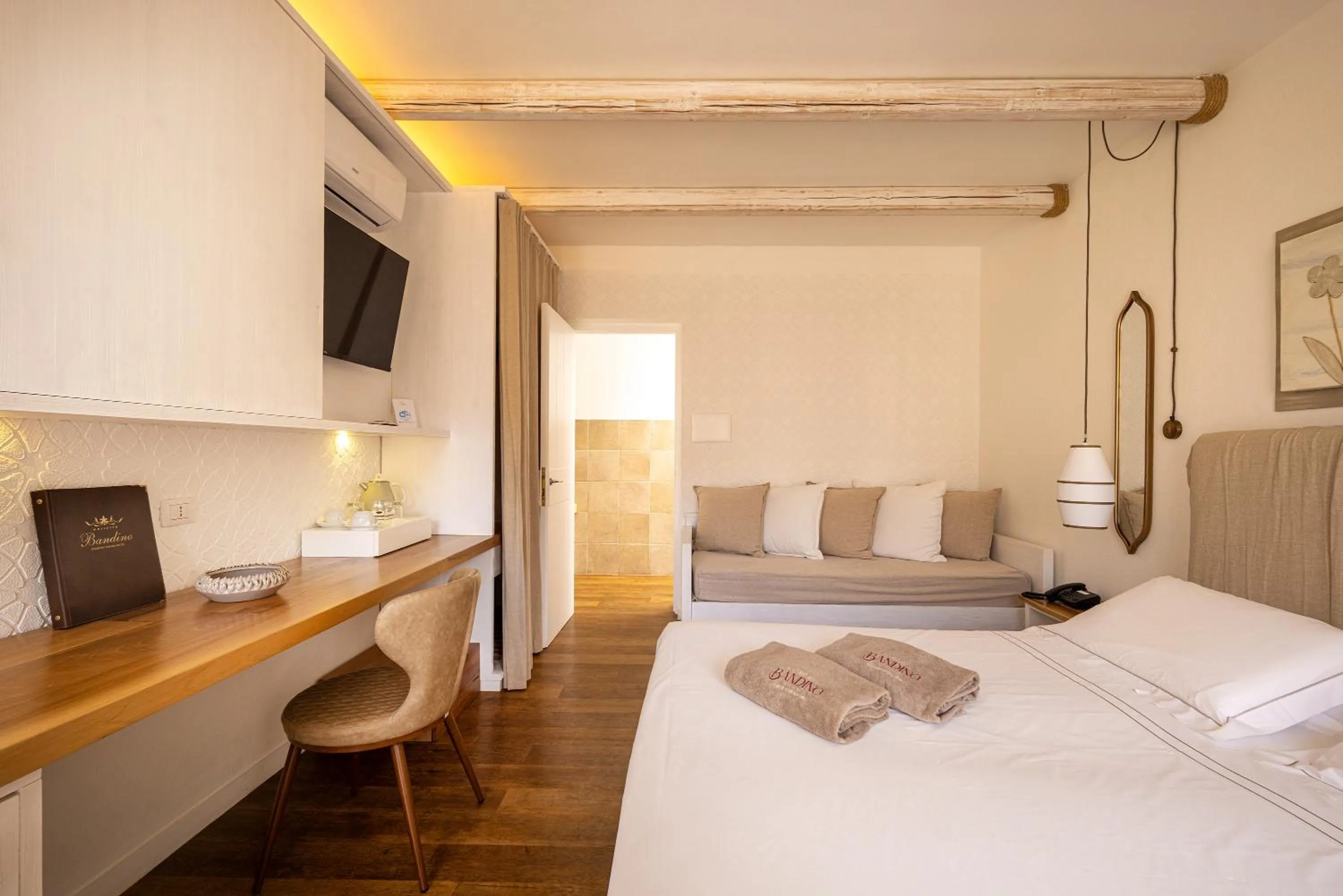 Photo of the whole room, Bed in Masseria Bandino & Spa