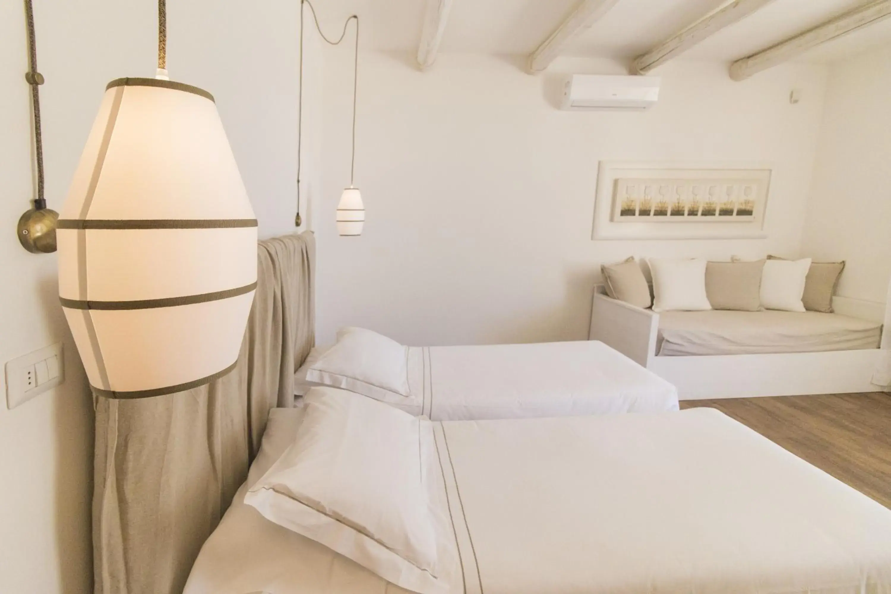 Comfort Quadruple Room in Masseria Bandino & Spa Comfort Quadruple Room in Masseria Bandino & Spa