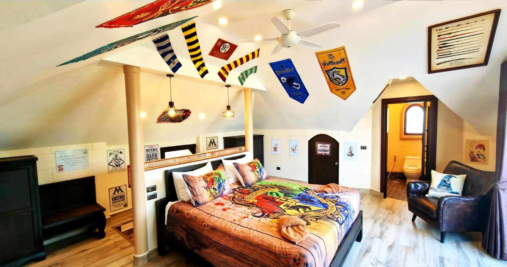 Bed in POTTERLAND Luxury Pool Villa Pattaya Walking Street 6 Bedrooms