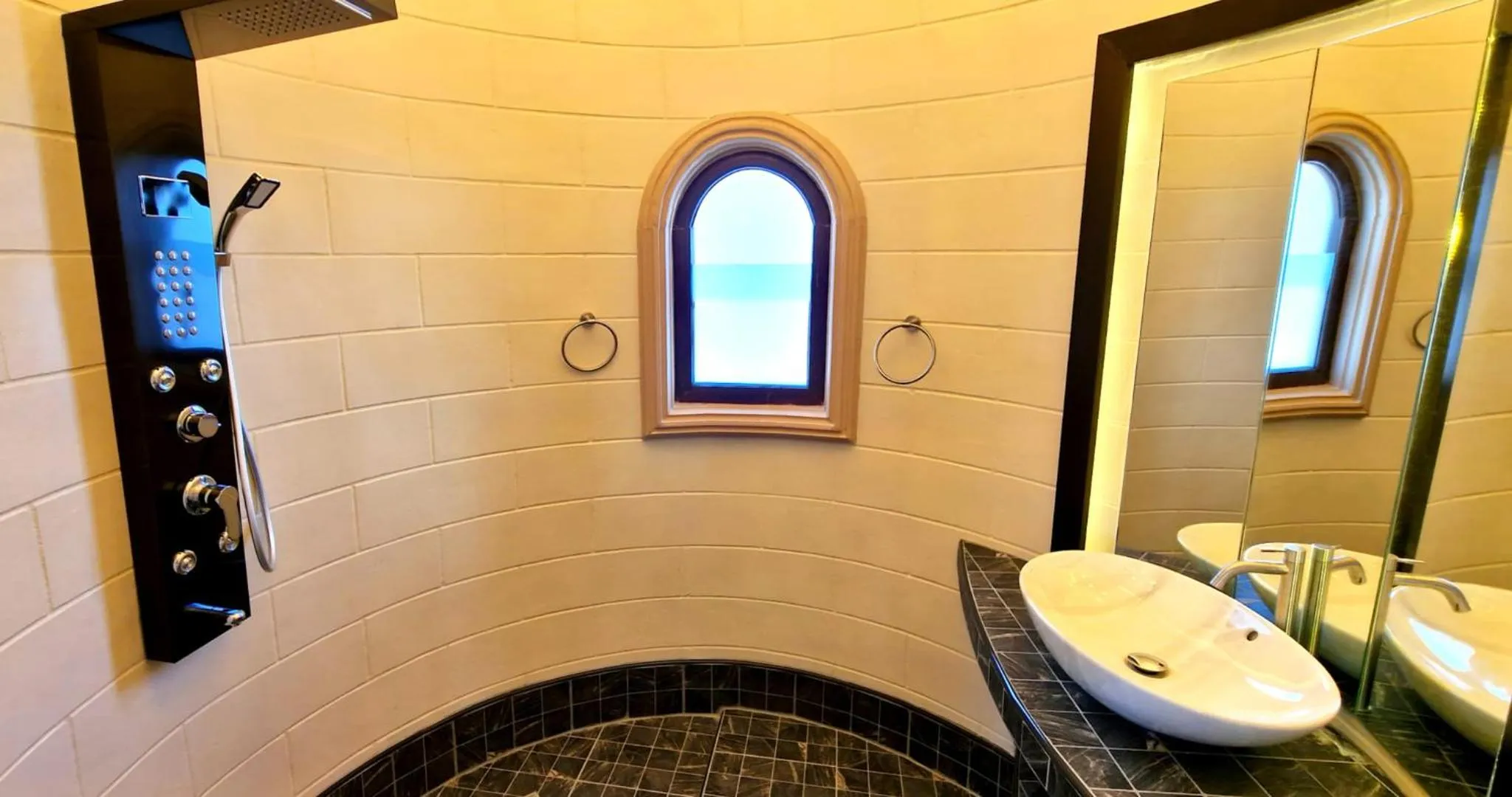 Shower in POTTERLAND Luxury Pool Villa Pattaya Walking Street 6 Bedrooms