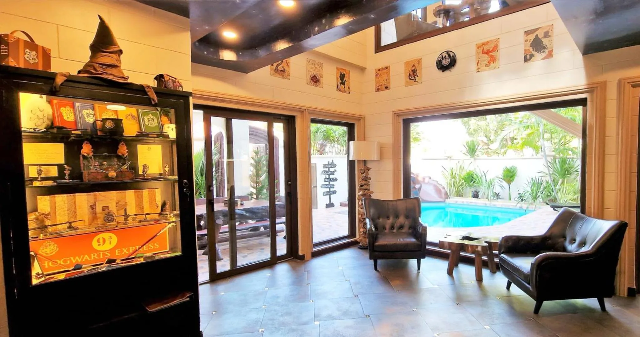 Patio in POTTERLAND Luxury Pool Villa Pattaya Walking Street 6 Bedrooms