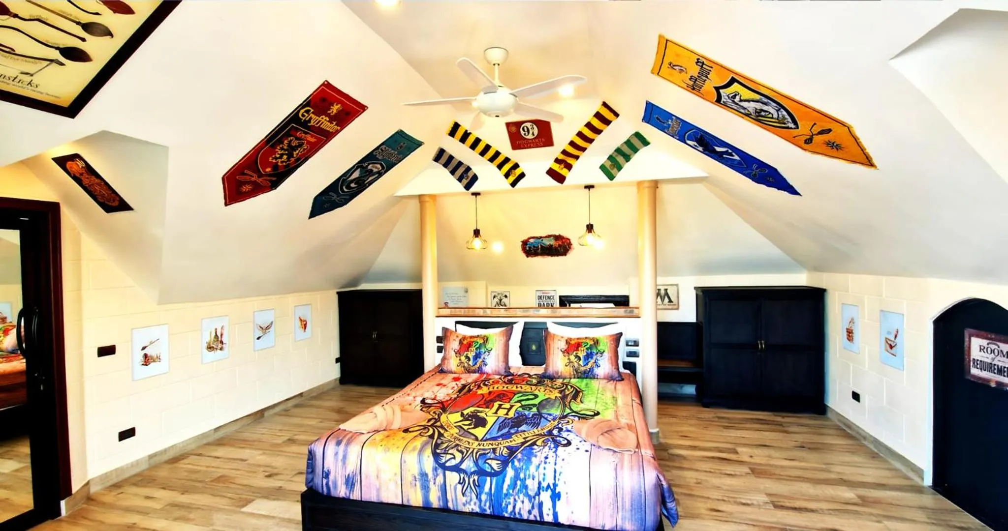 Bed in POTTERLAND Luxury Pool Villa Pattaya Walking Street 6 Bedrooms