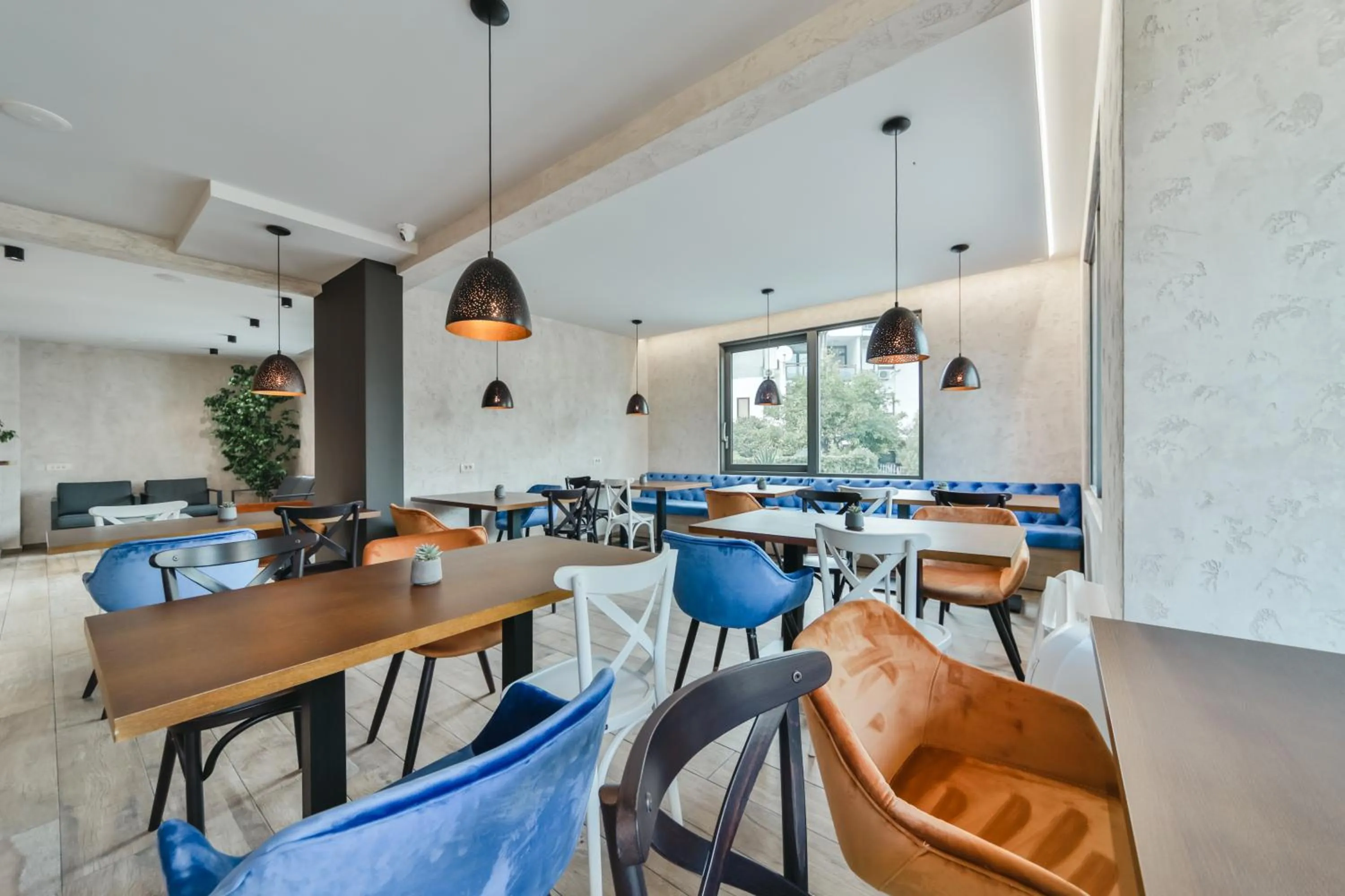 Restaurant/places to eat in Hotel Vladimir