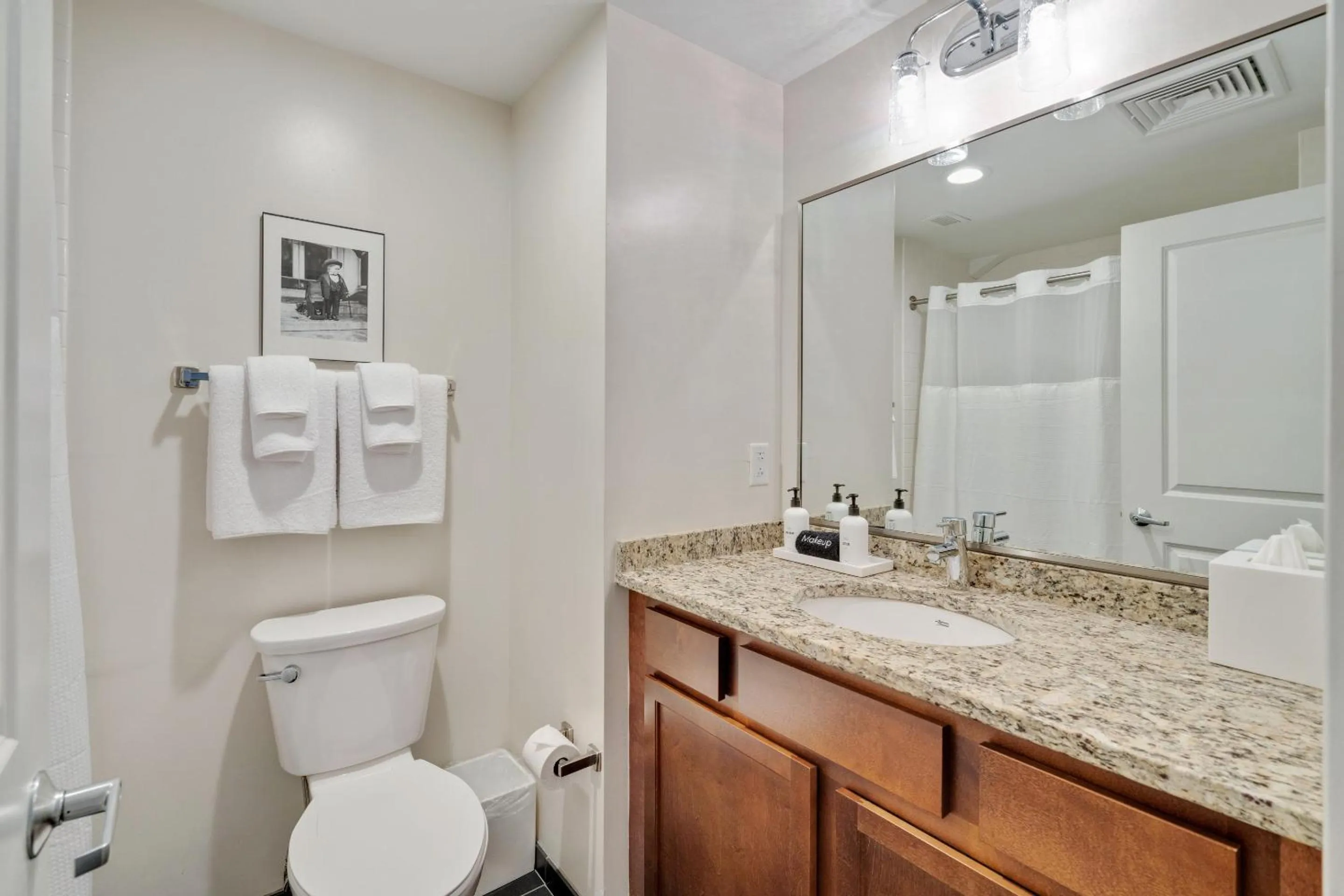 Mint House at The Divine Lorraine Hotel - Philadelphia