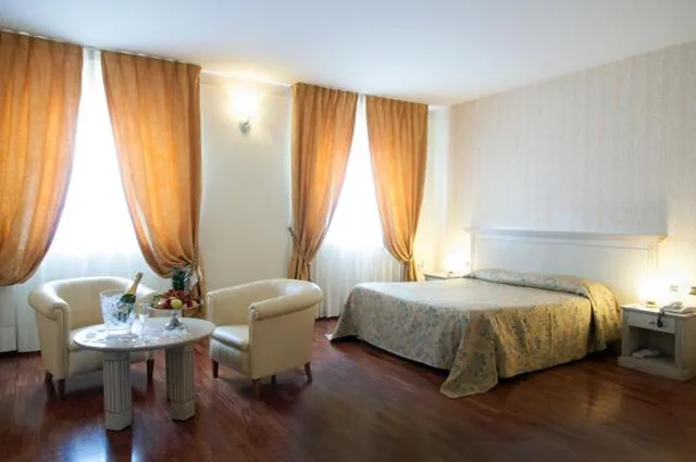 Photo of the whole room, Bed in Hotel Villa Medici