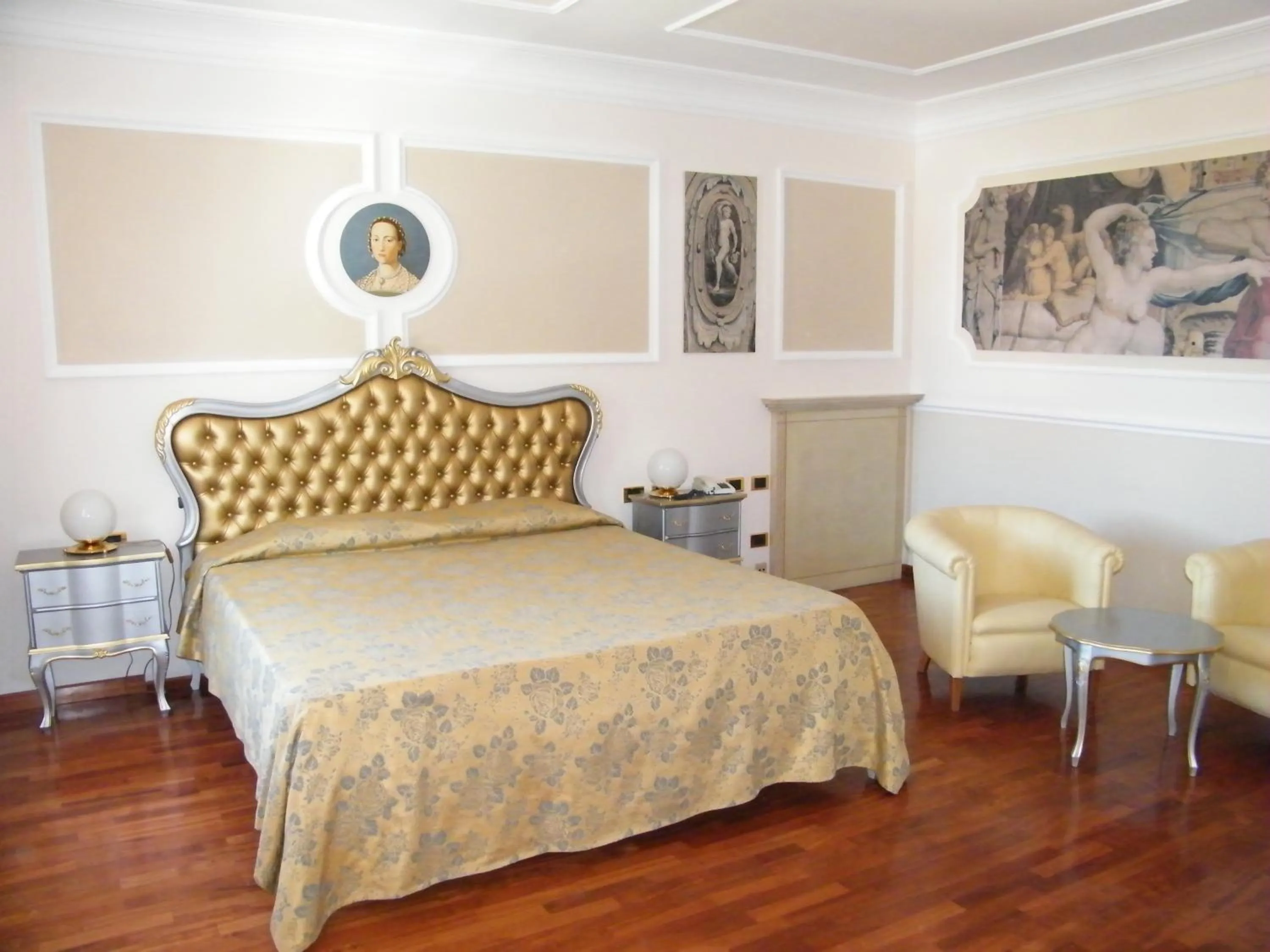 Photo of the whole room, Bed in Hotel Villa Medici