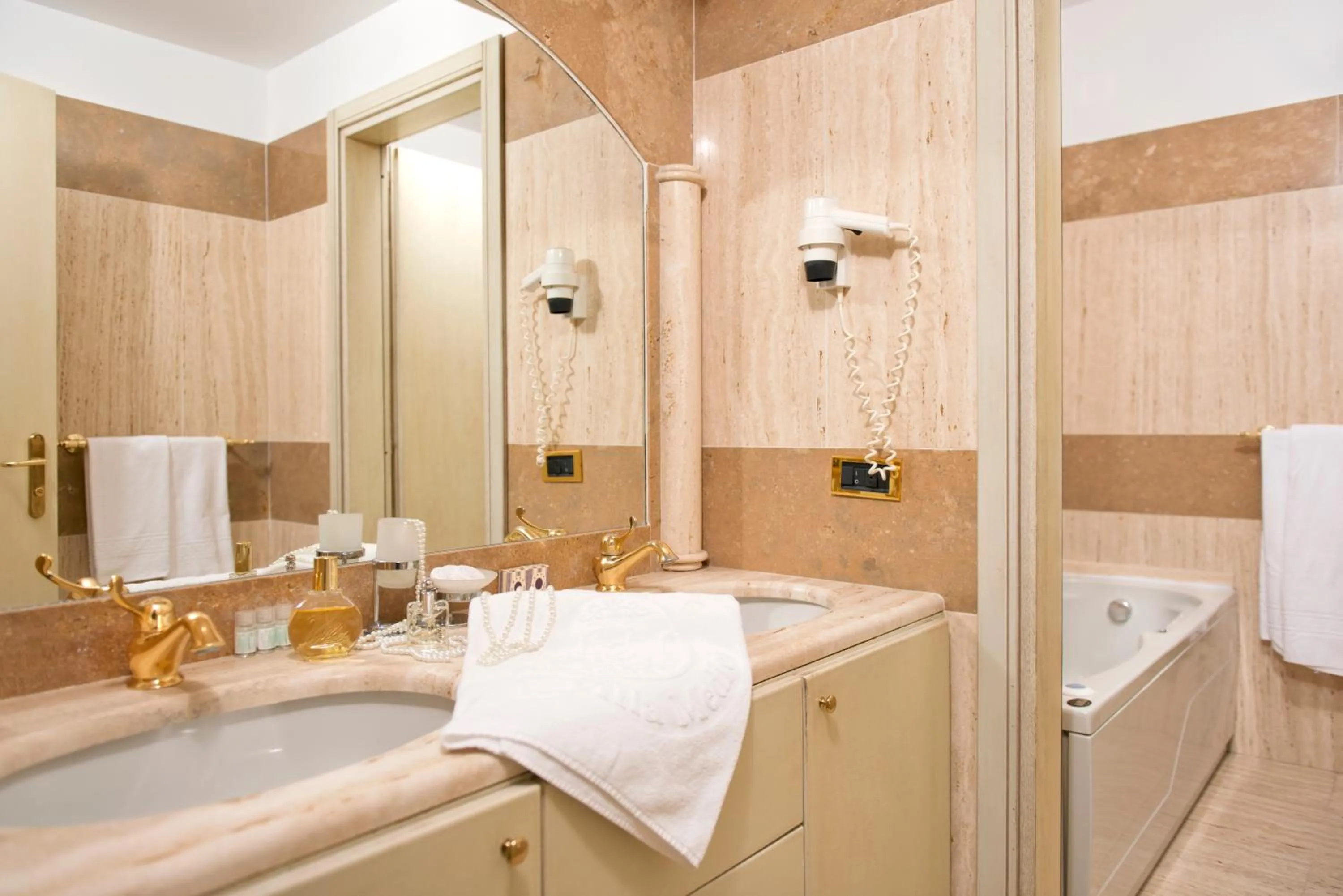 Bathroom in Hotel Villa Medici