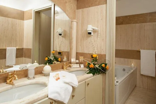 Bathroom in Hotel Villa Medici