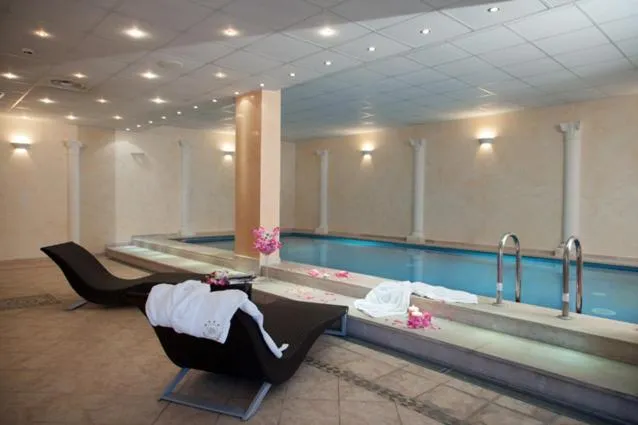 Swimming pool in Hotel Villa Medici