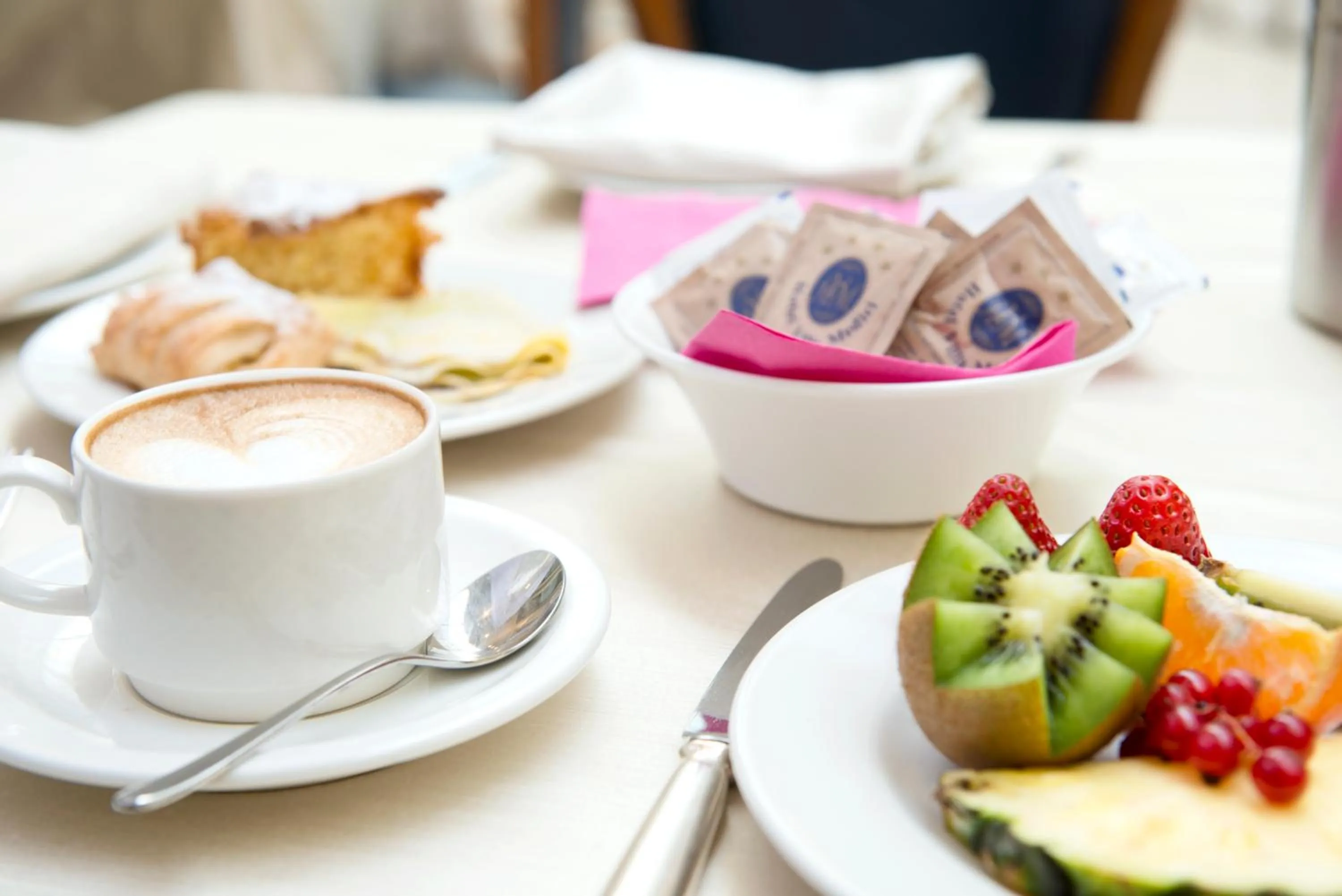 Restaurant/places to eat in Hotel Villa Medici