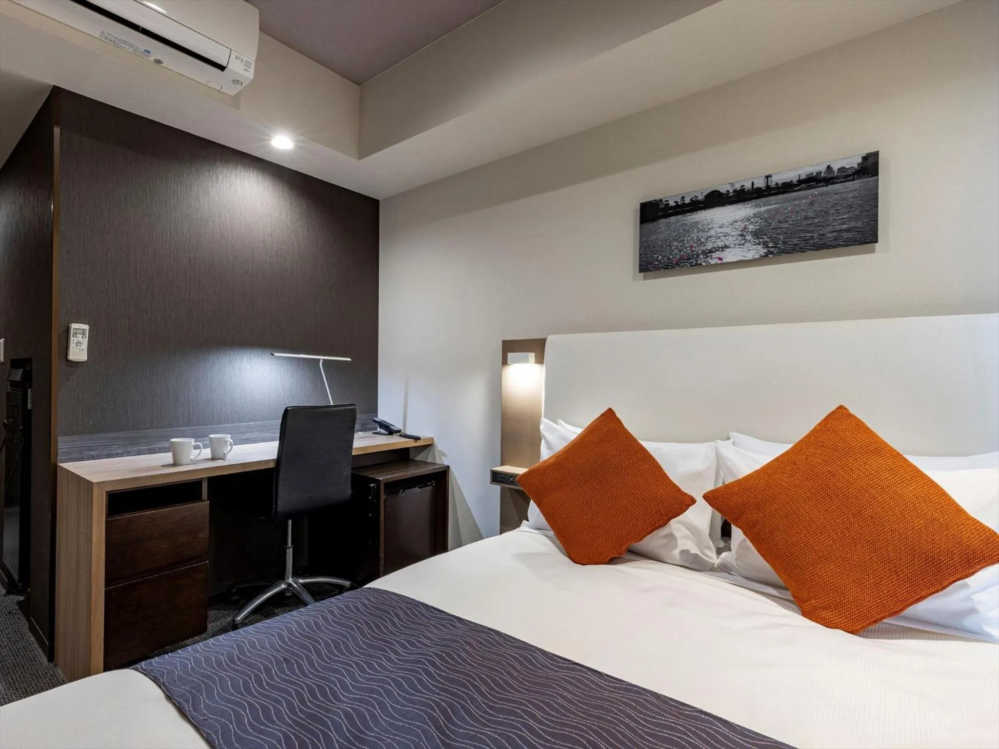 Bed in Tokyu Stay Shimbashi - Ginza area