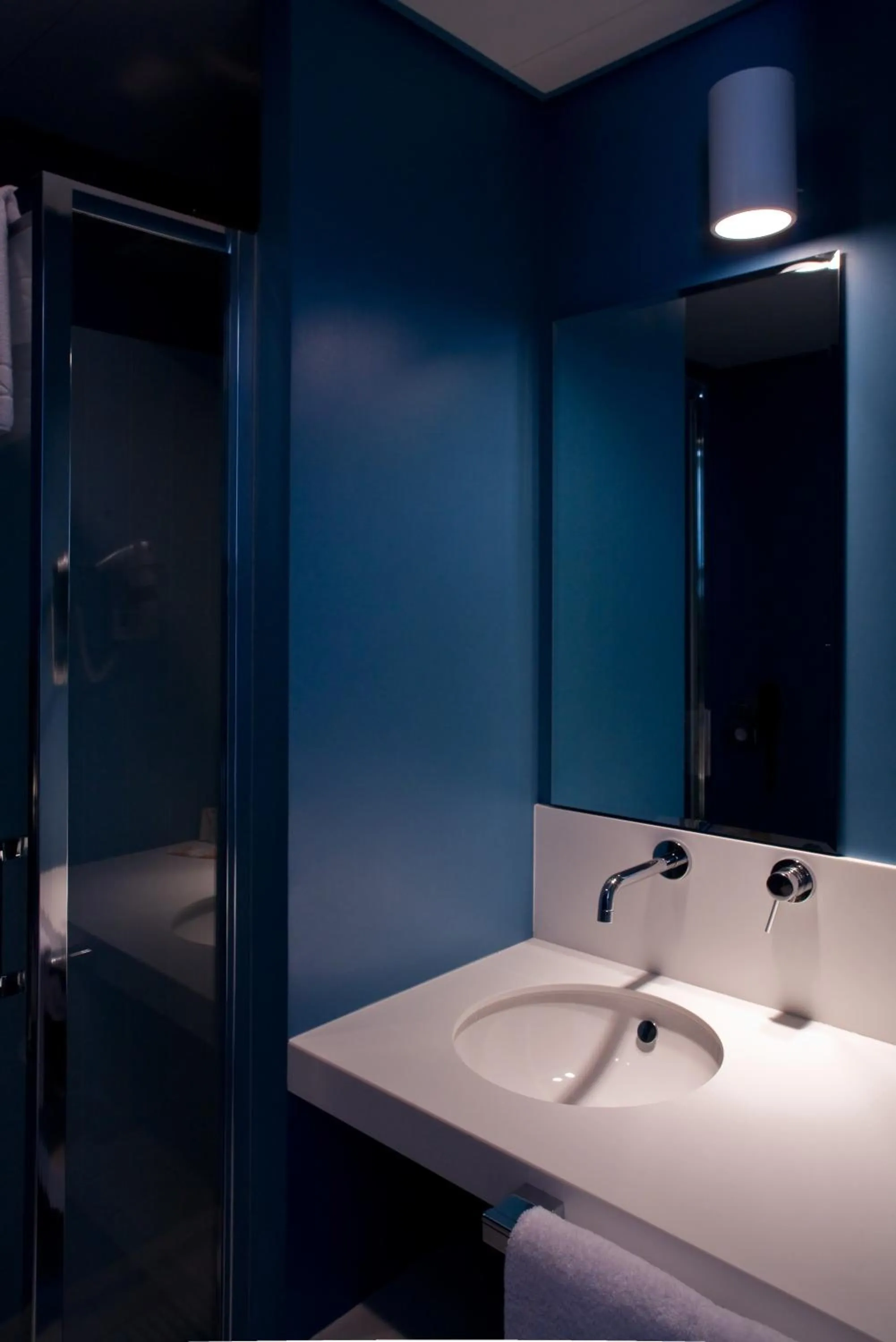 Bathroom in Eos Hotel