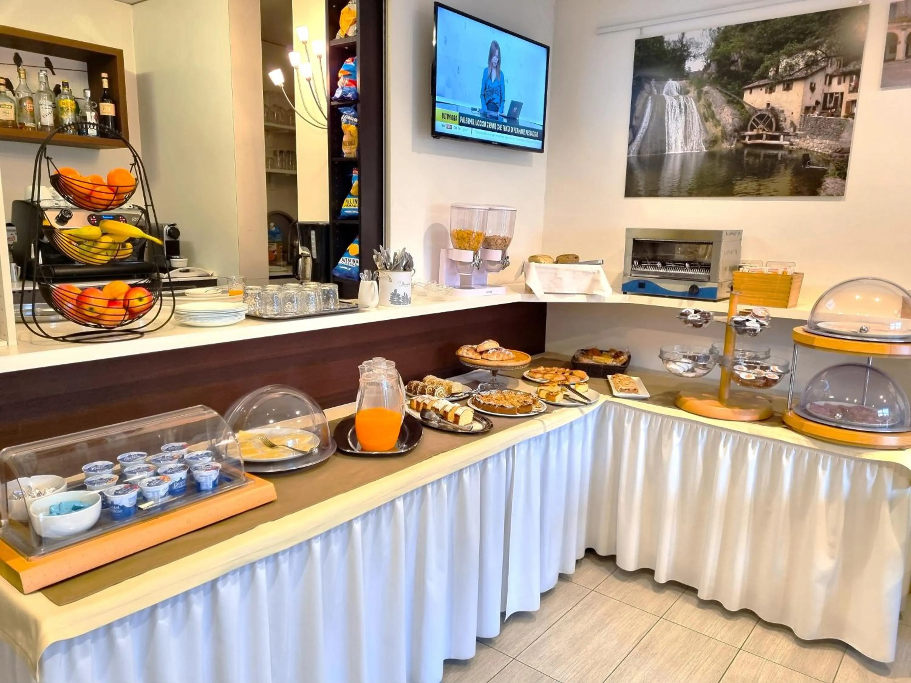 Breakfast in Hotel Mezzaluna