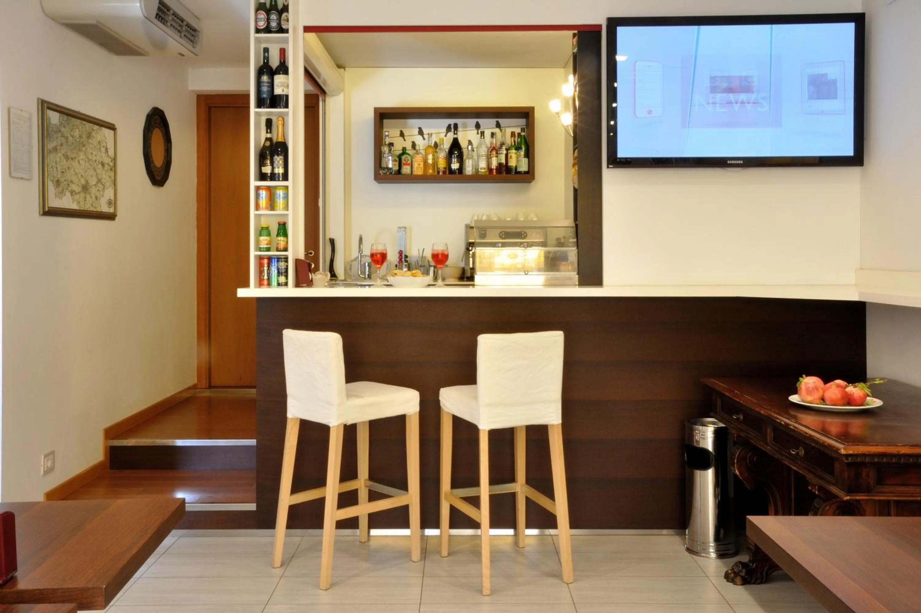 Lounge or bar in Hotel Mezzaluna