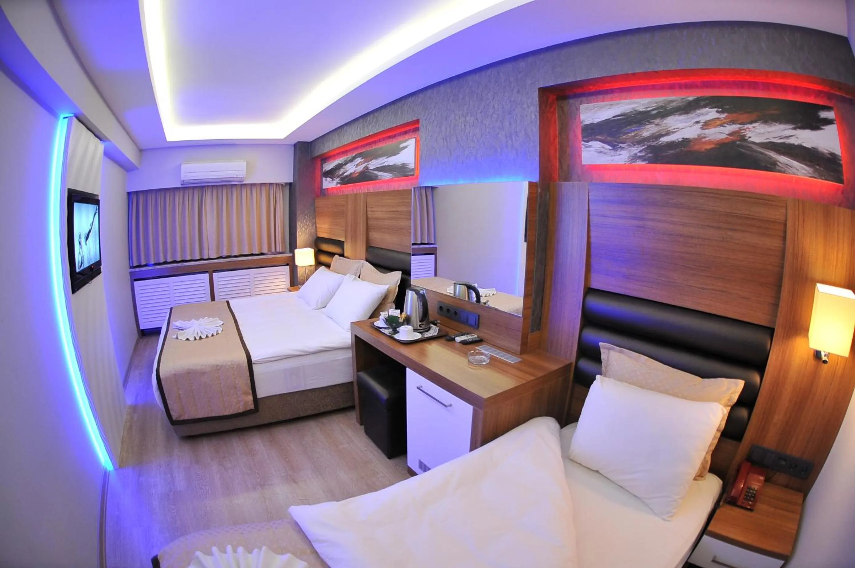 Photo of the whole room, Bed in İzmir Otel Kabaçam