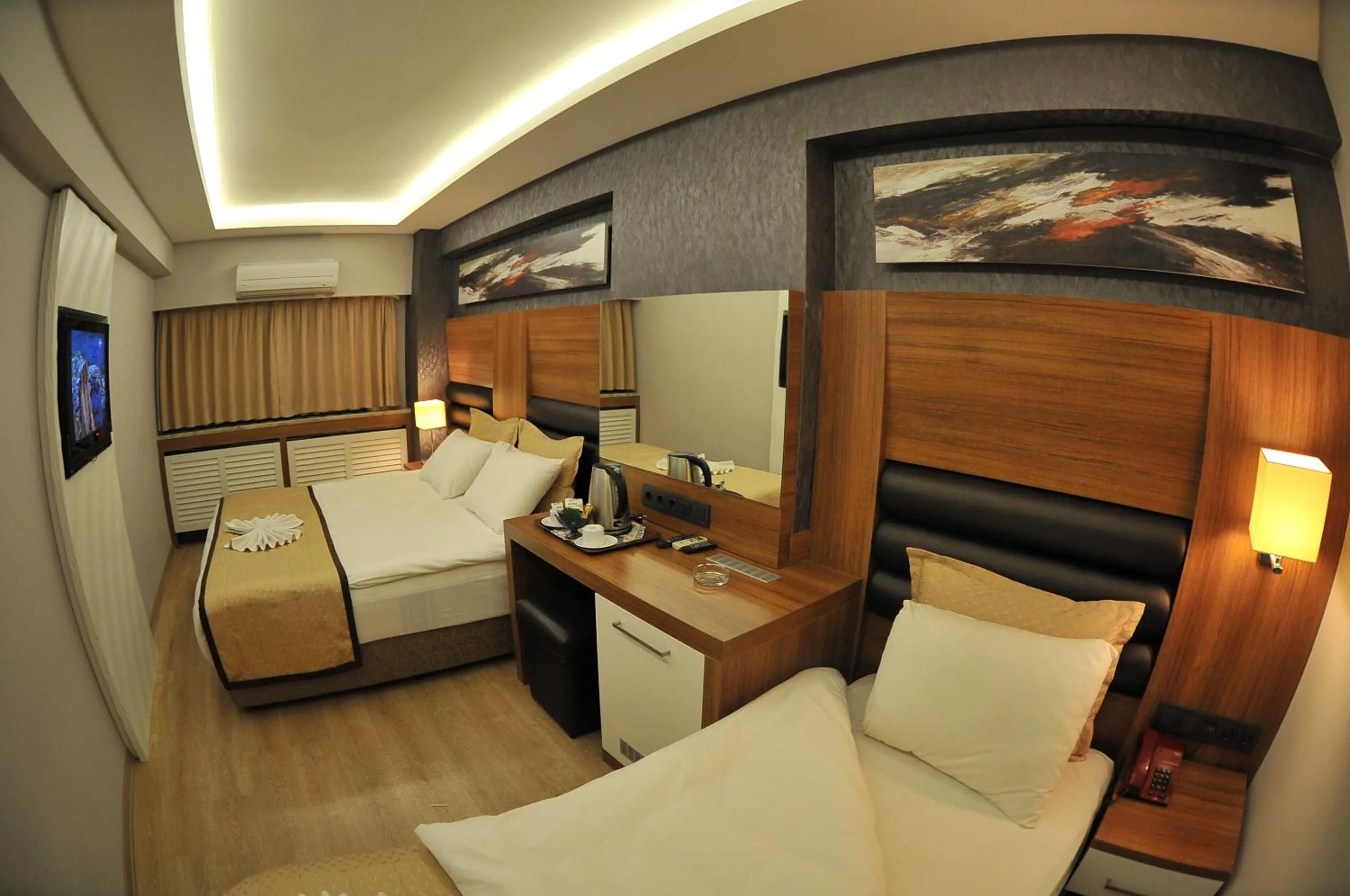 Photo of the whole room, Bed in İzmir Otel Kabaçam