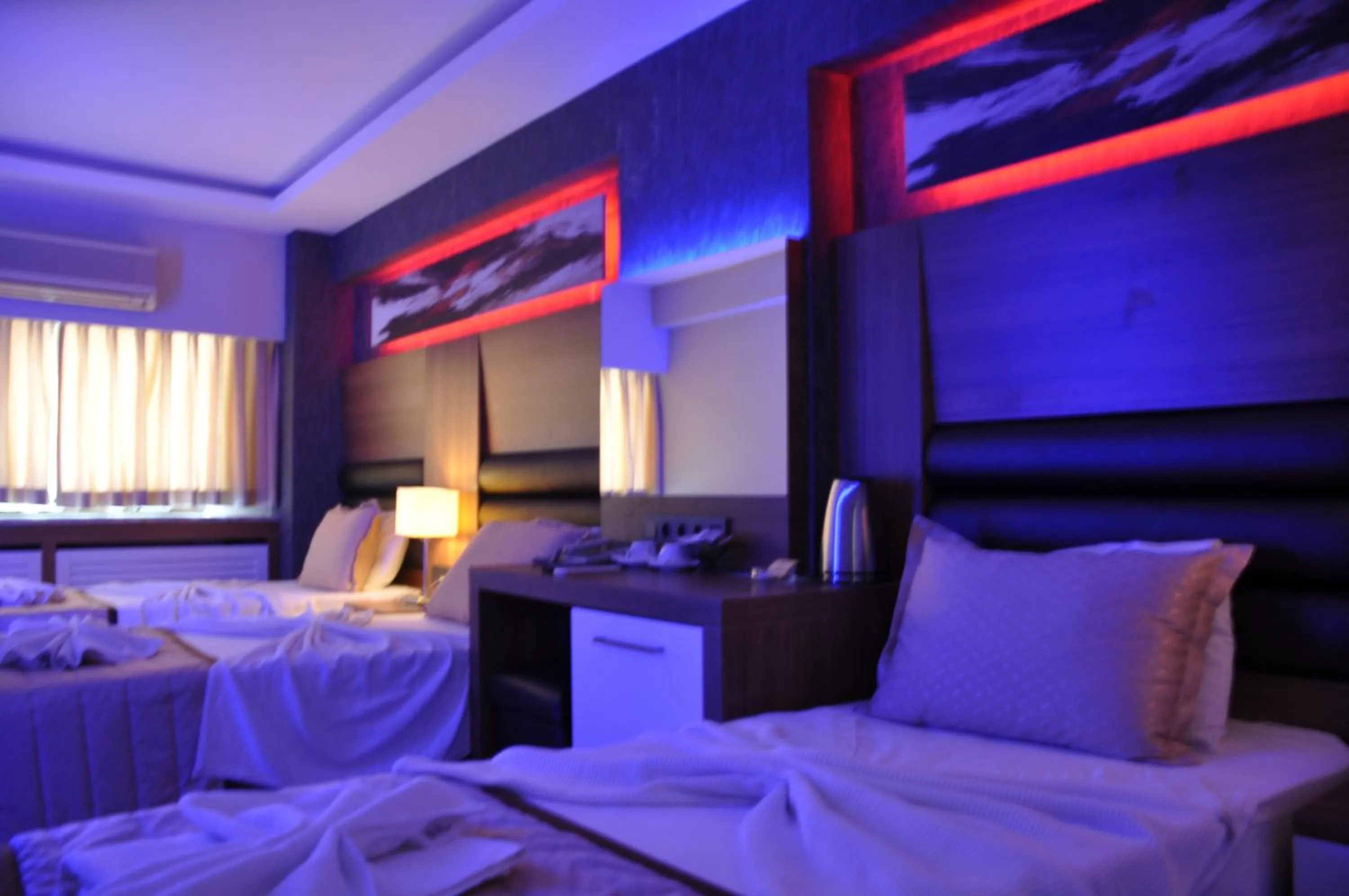 Photo of the whole room, Bed in İzmir Otel Kabaçam