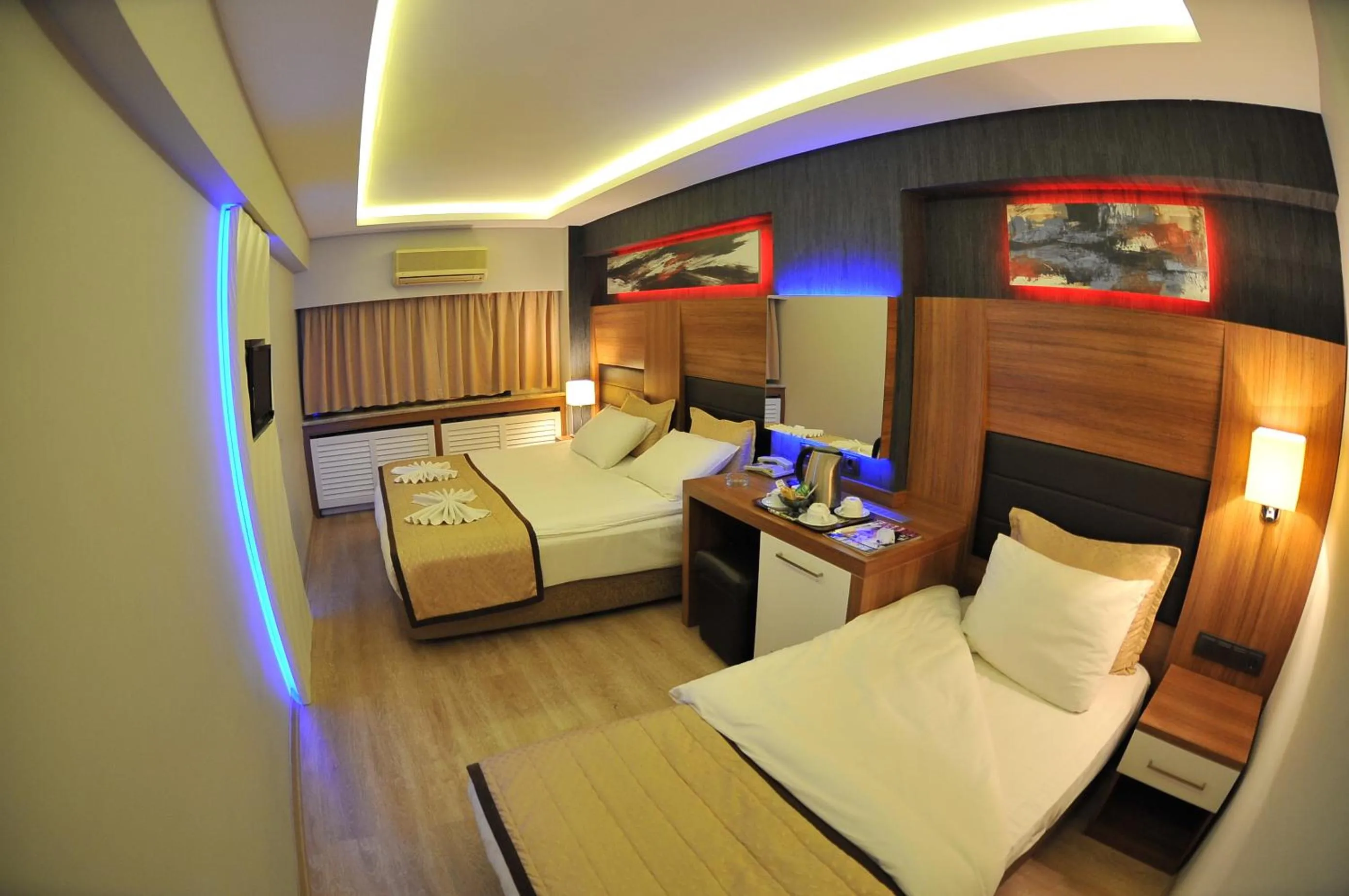 Photo of the whole room, Bed in İzmir Otel Kabaçam