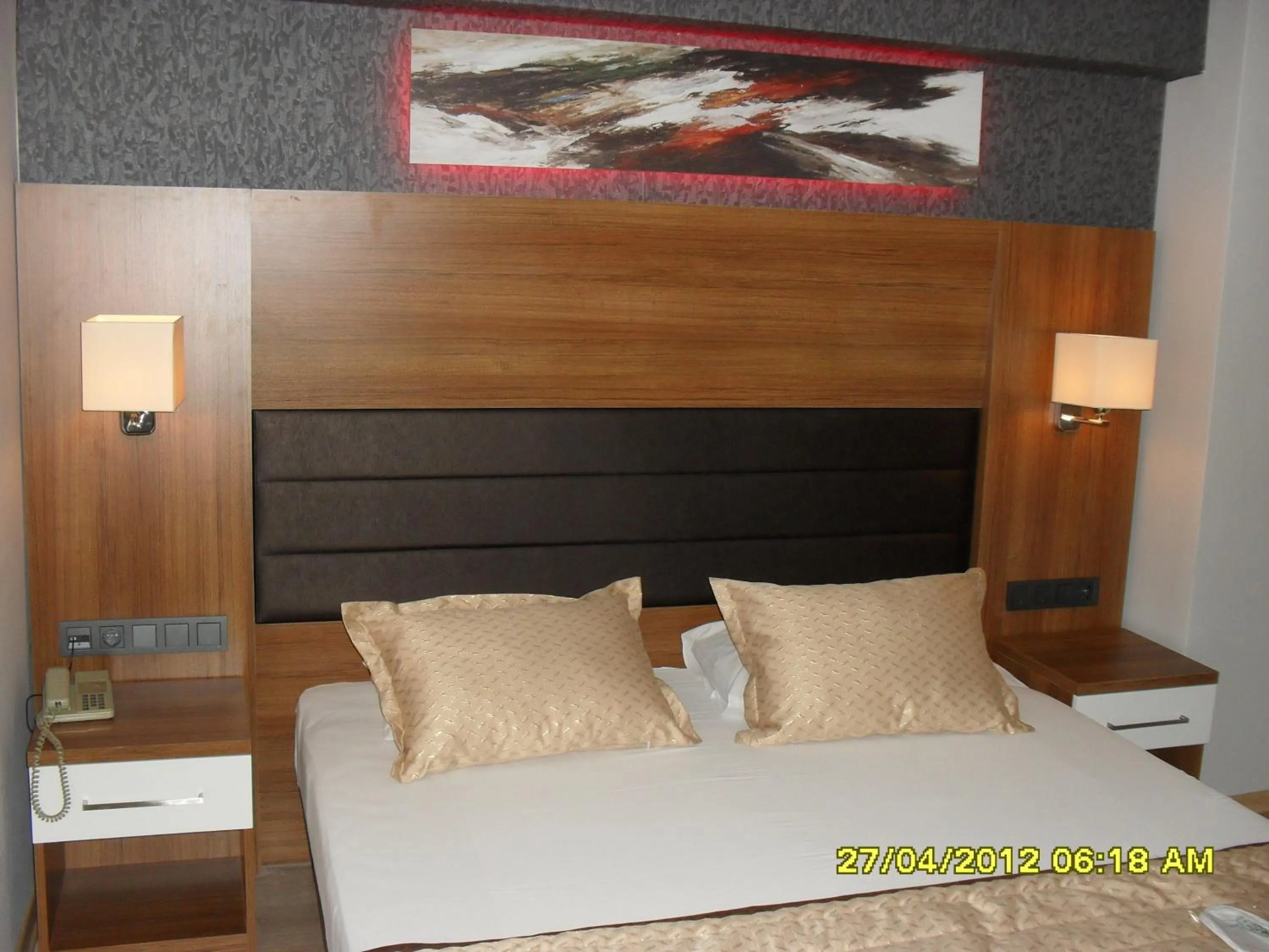 Bed in İzmir Otel Kabaçam