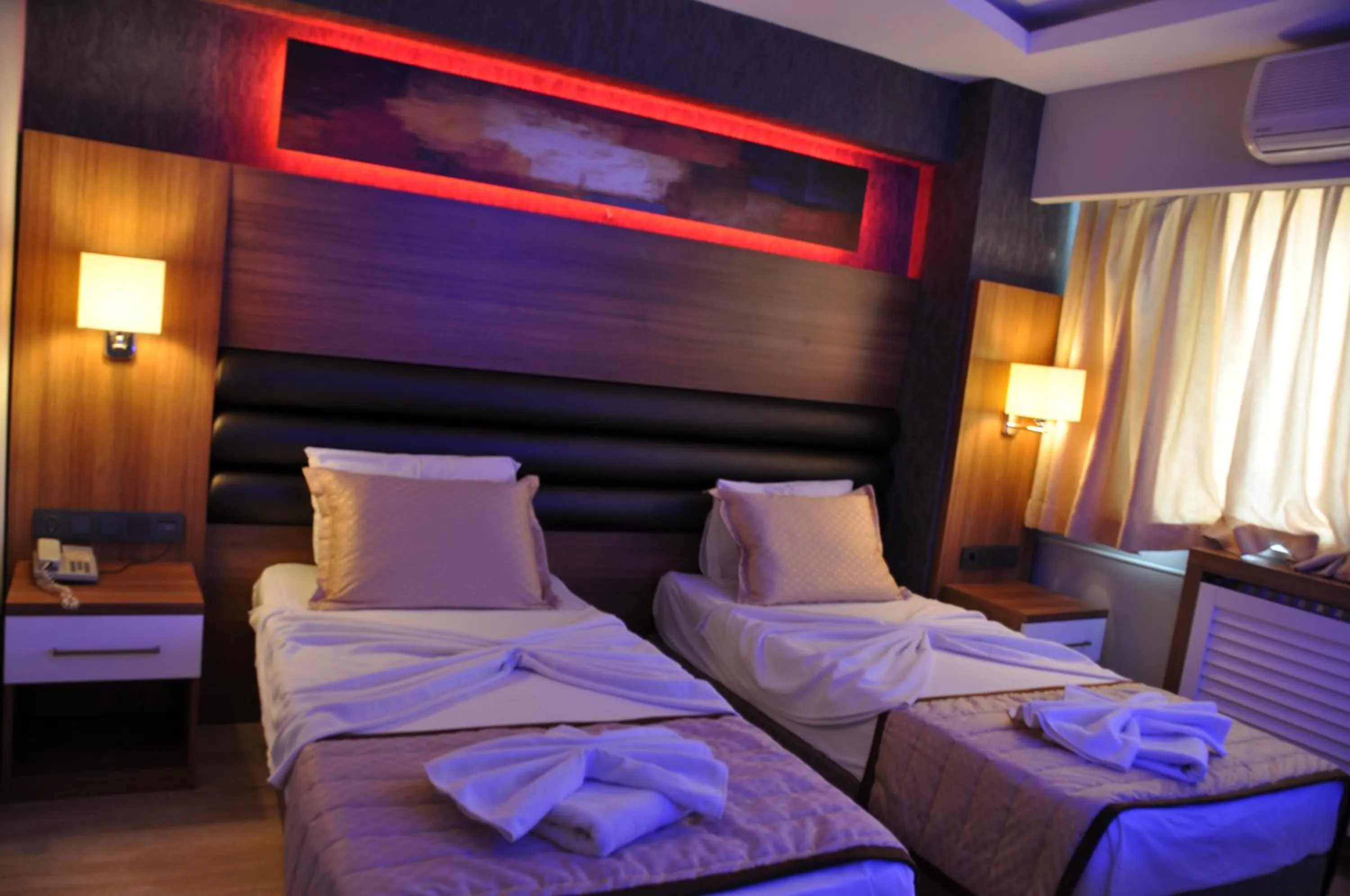 Photo of the whole room, Bed in İzmir Otel Kabaçam