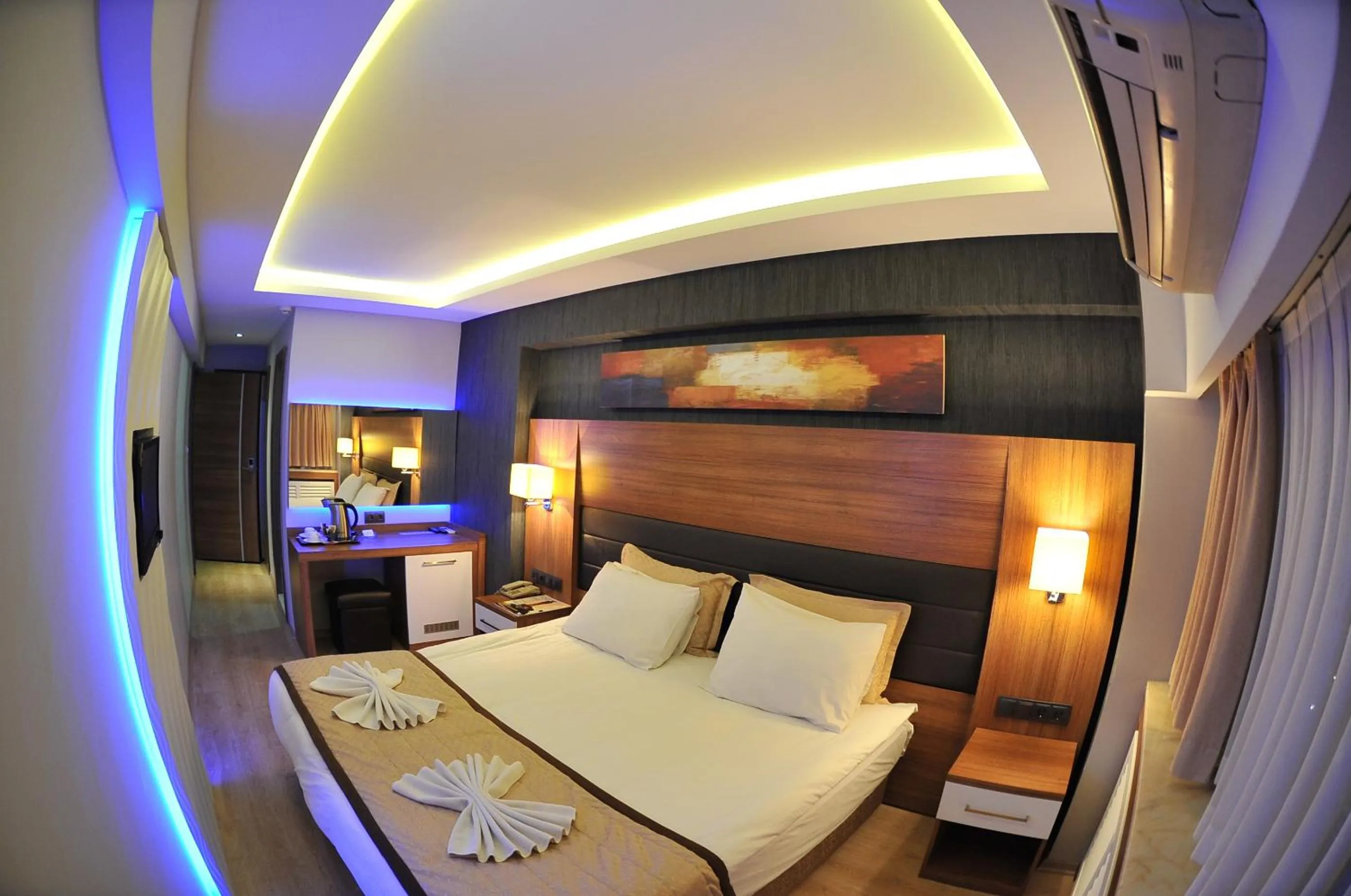 Photo of the whole room, Bed in İzmir Otel Kabaçam