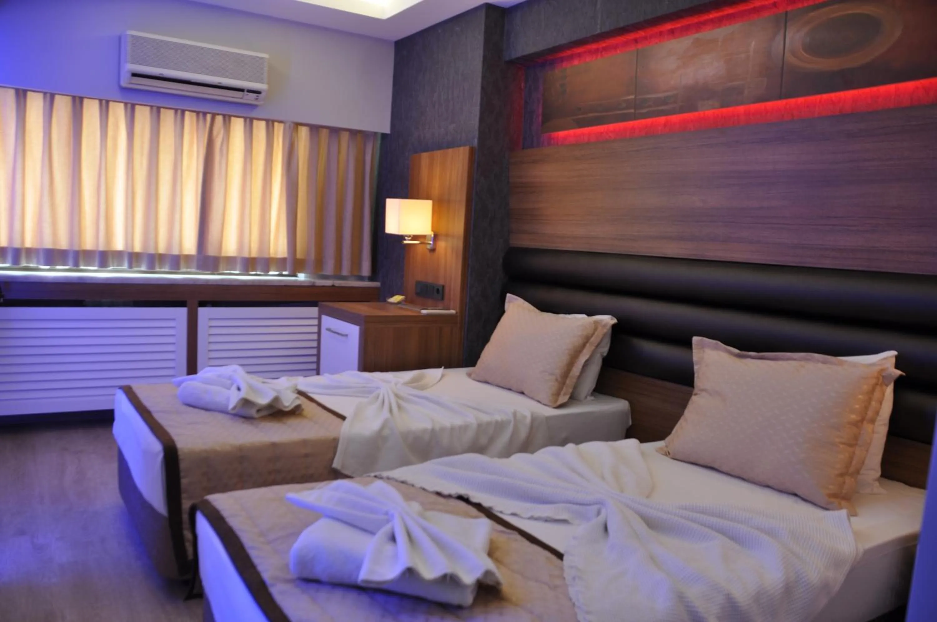Photo of the whole room, Bed in İzmir Otel Kabaçam
