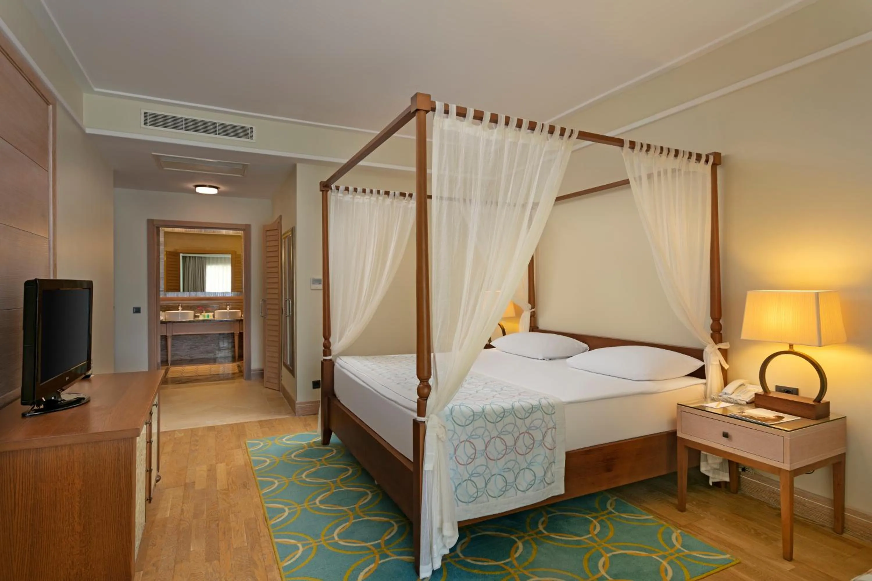 Bed in Xanadu Island